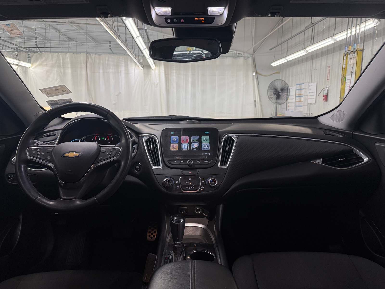 Thumbnail: 2016 Chevrolet Malibu - 3