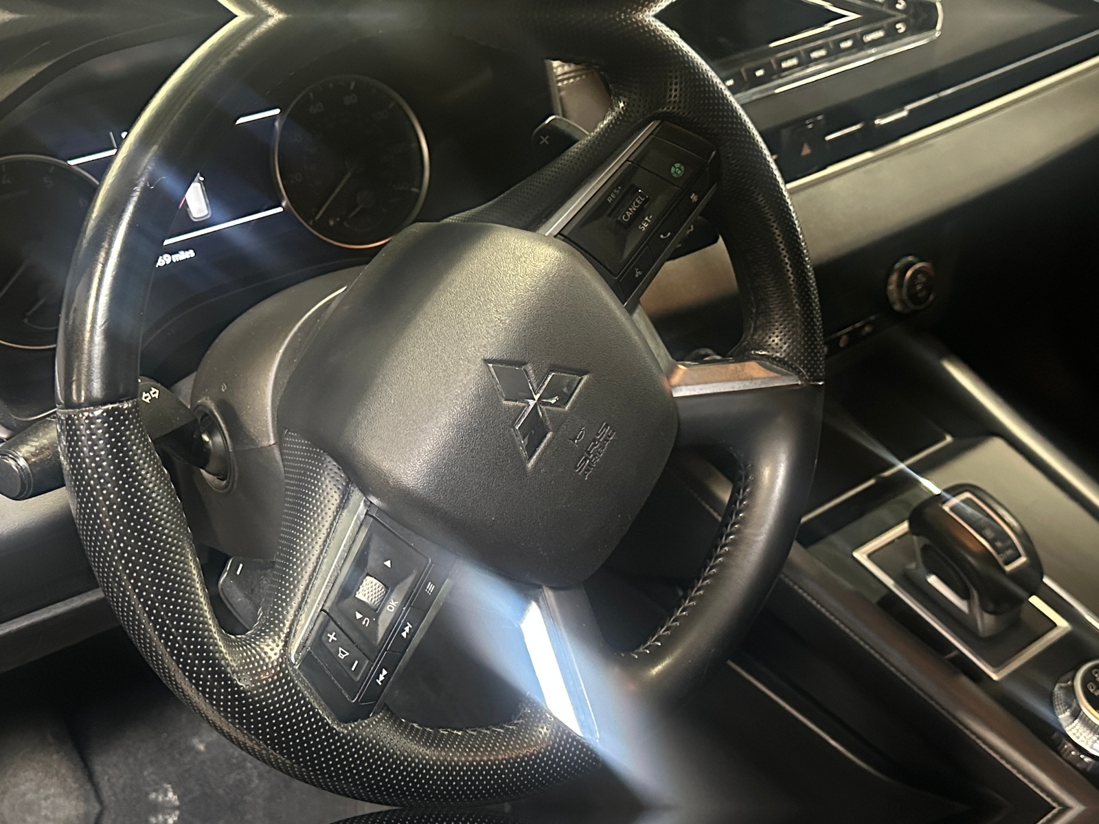 Thumbnail: 2024 Mitsubishi Outlander - 4