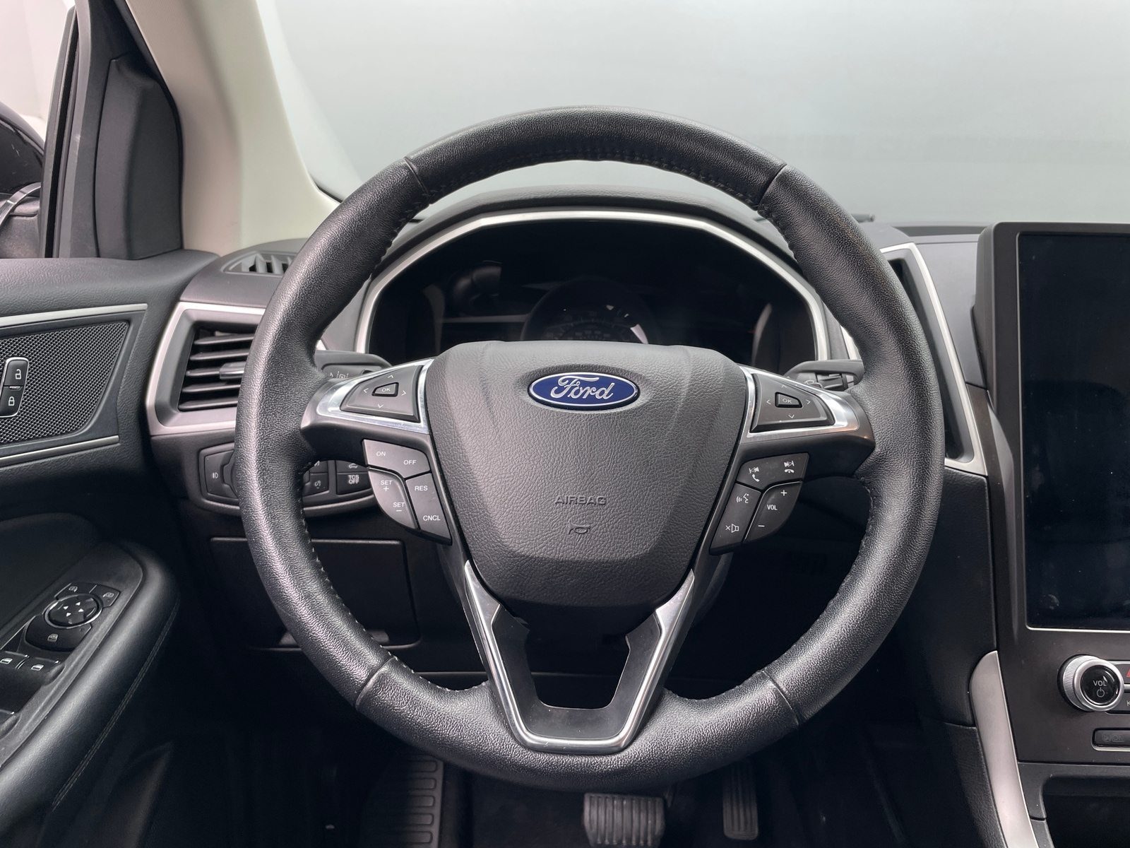 Thumbnail: 2021 Ford Edge - 4