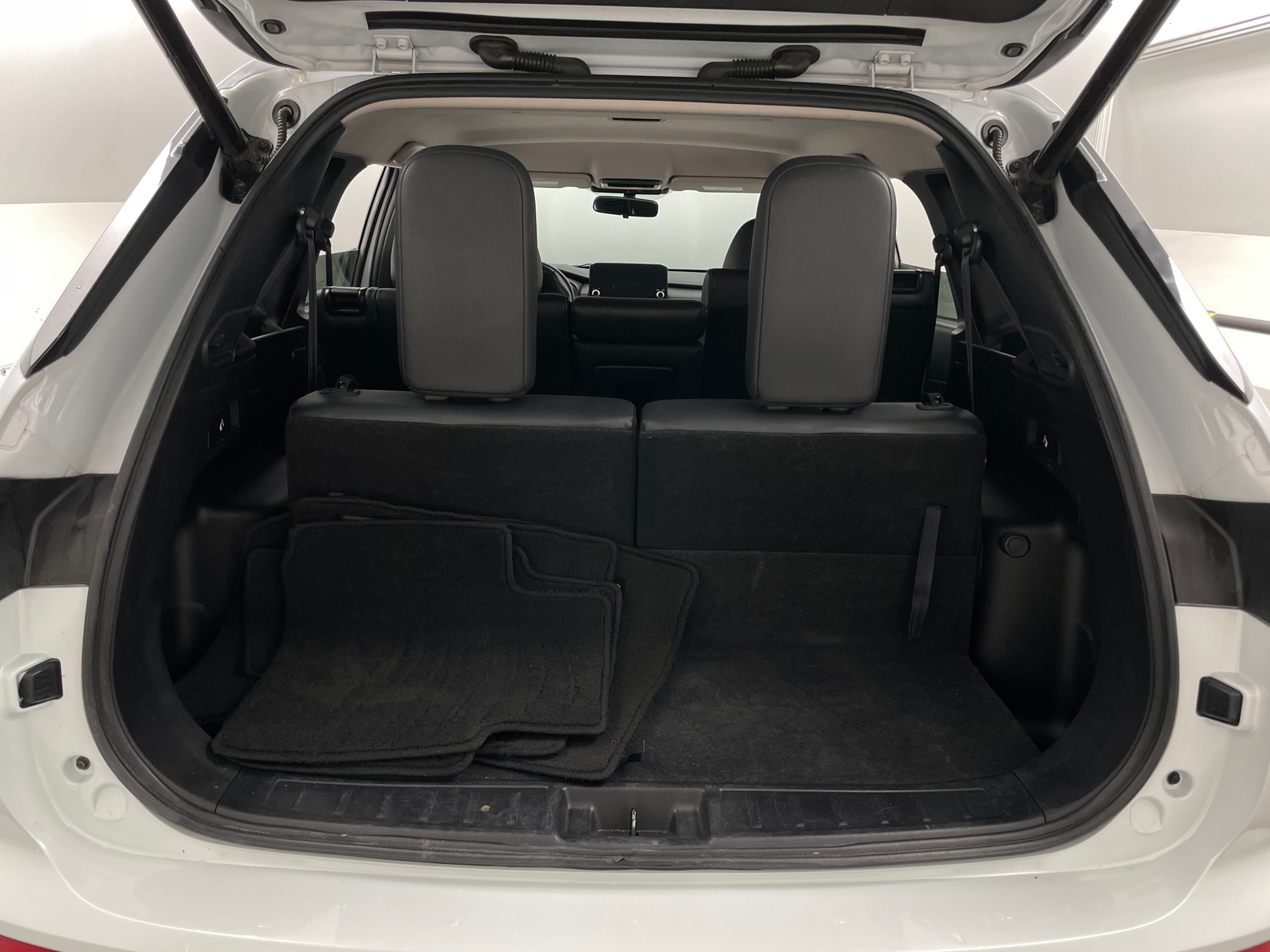 Thumbnail: 2024 Mitsubishi Outlander - 6