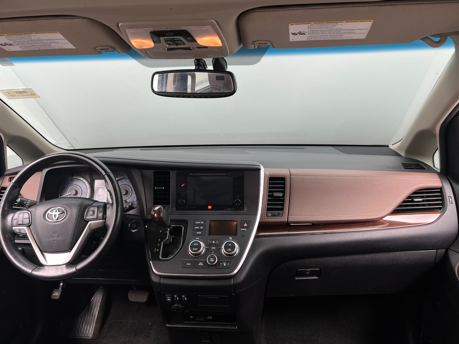 Thumbnail: 2017 Toyota Sienna - 2