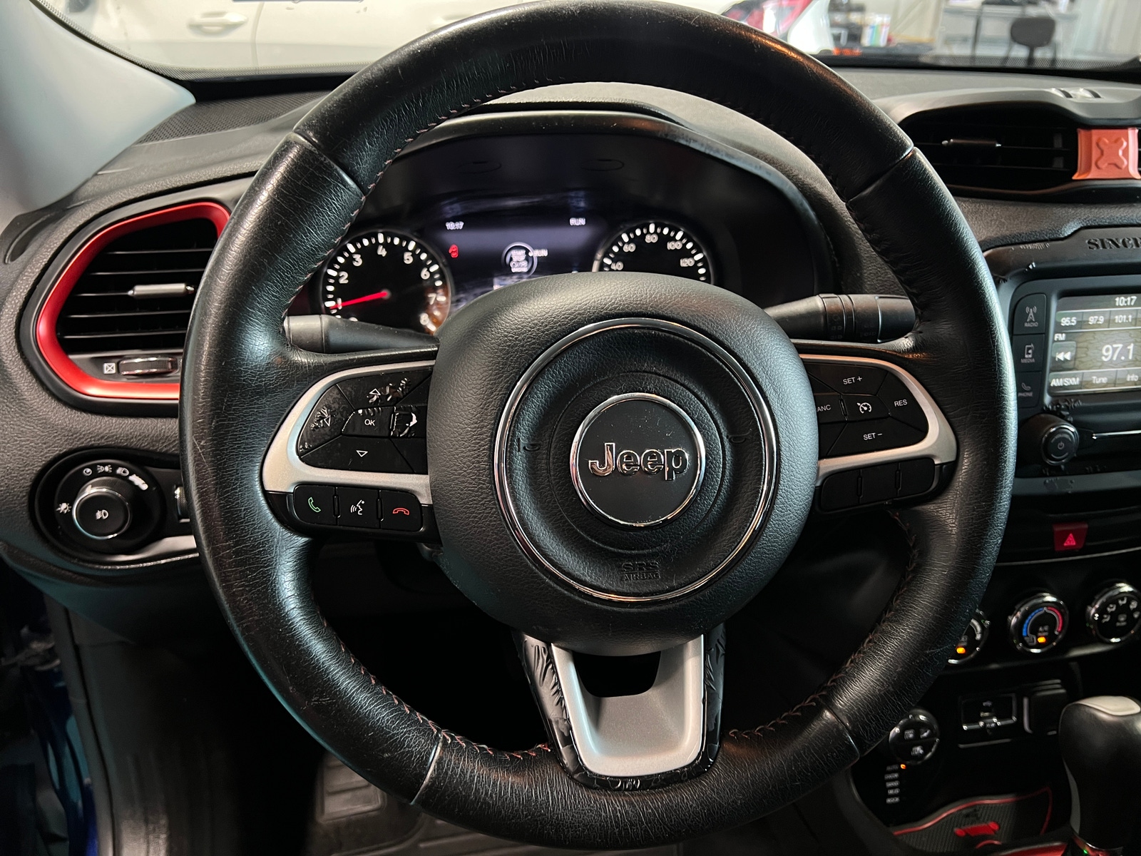 Thumbnail: 2016 Jeep Renegade - 5