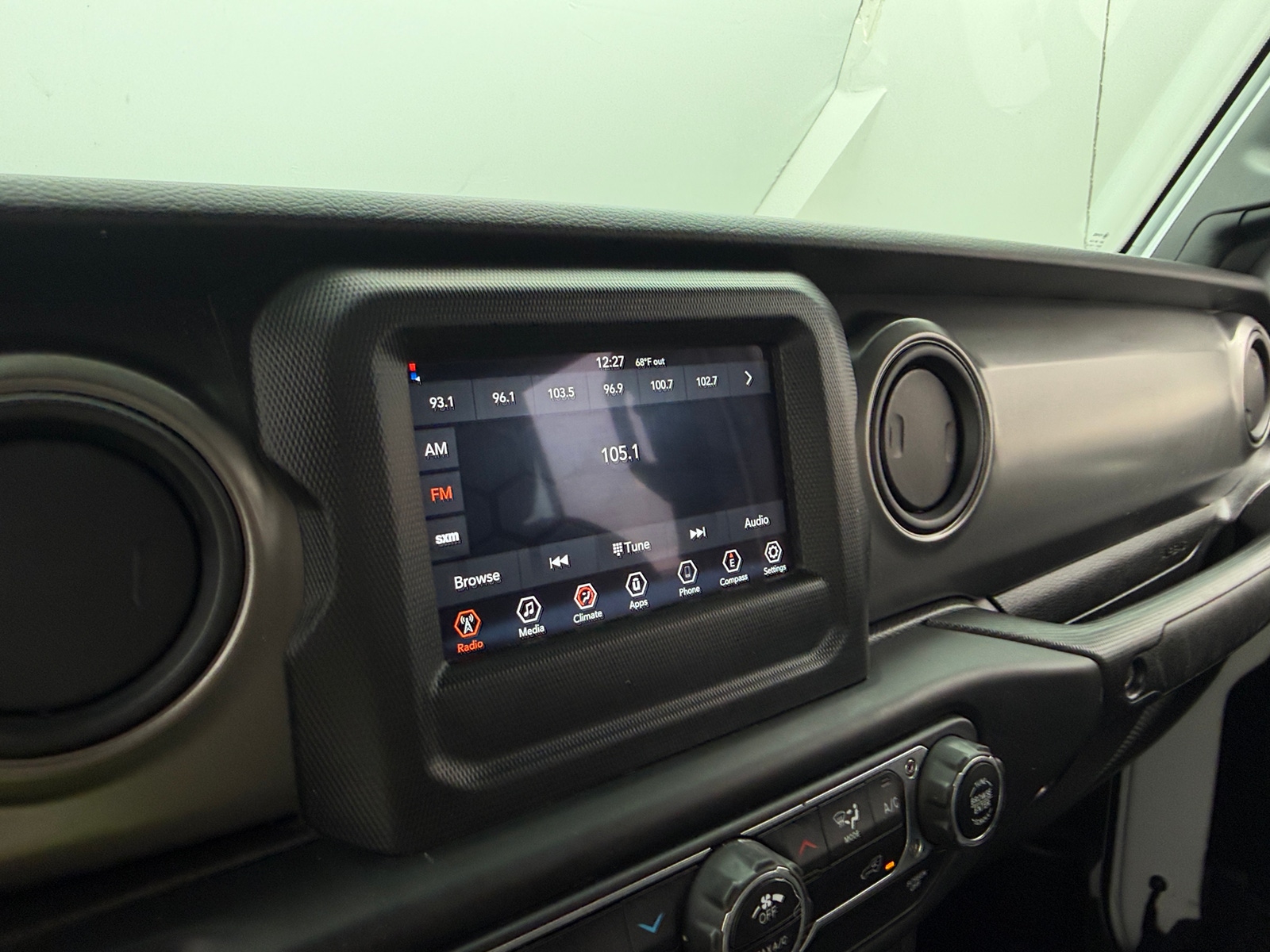 Thumbnail: 2022 Jeep Gladiator - 4