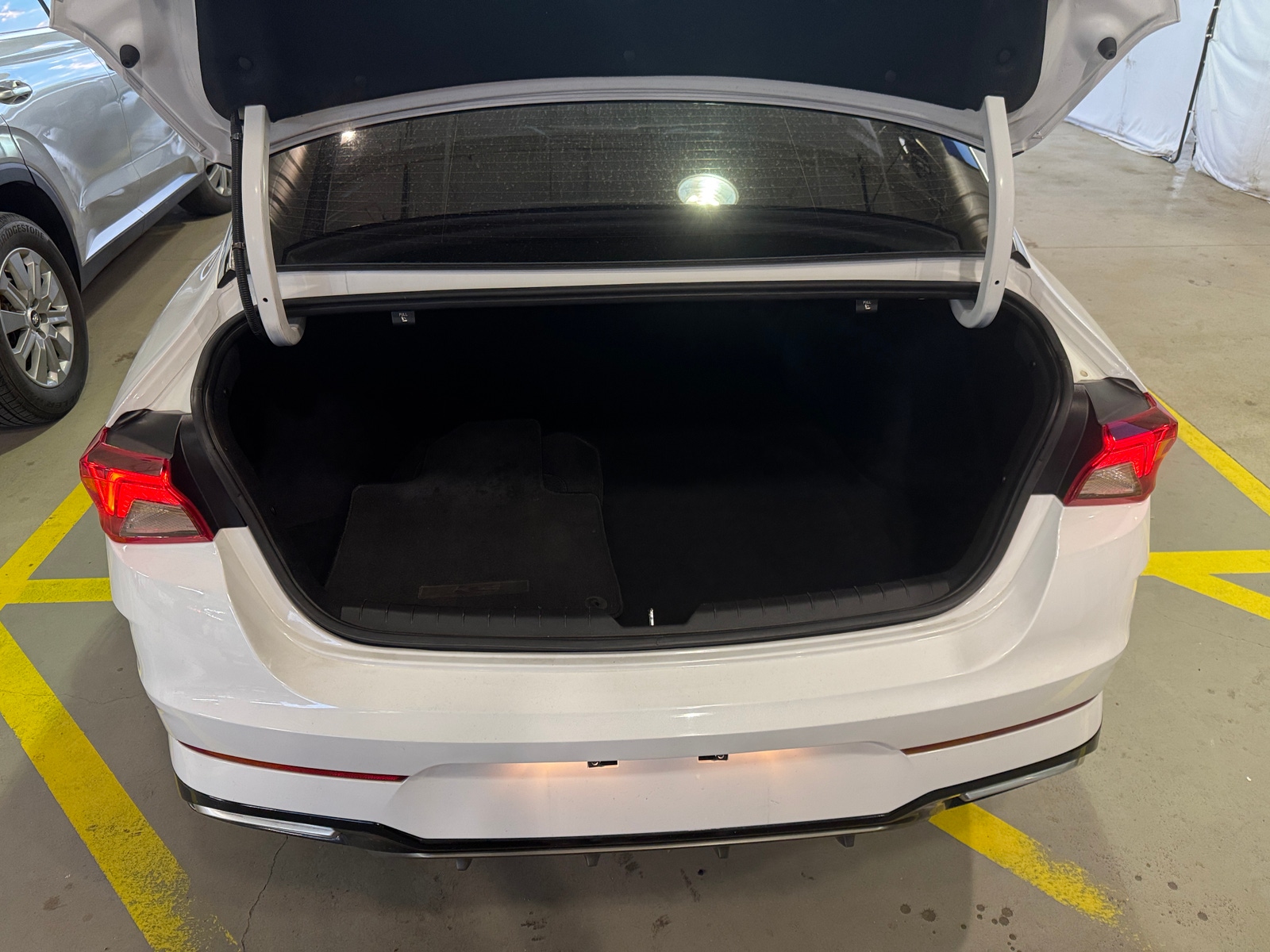 Thumbnail: 2023 Kia K5 - 6