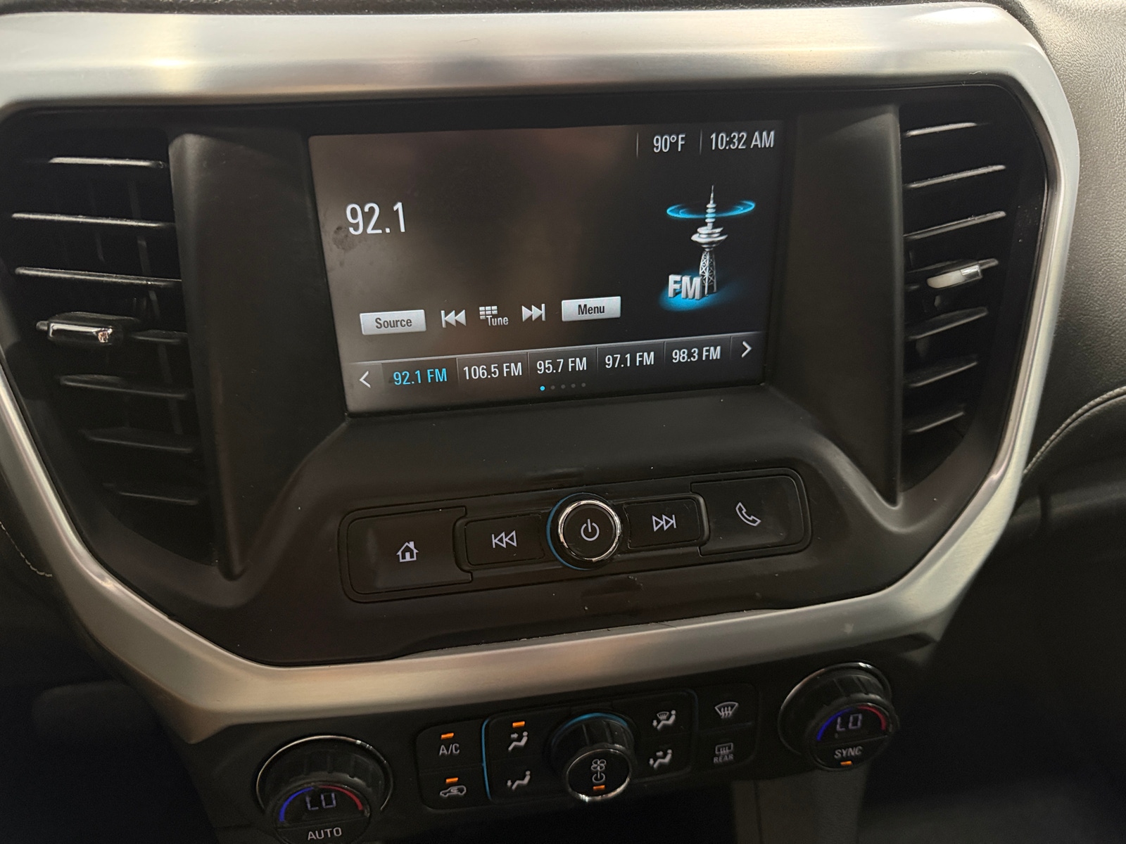 Thumbnail: 2017 GMC Acadia - 4