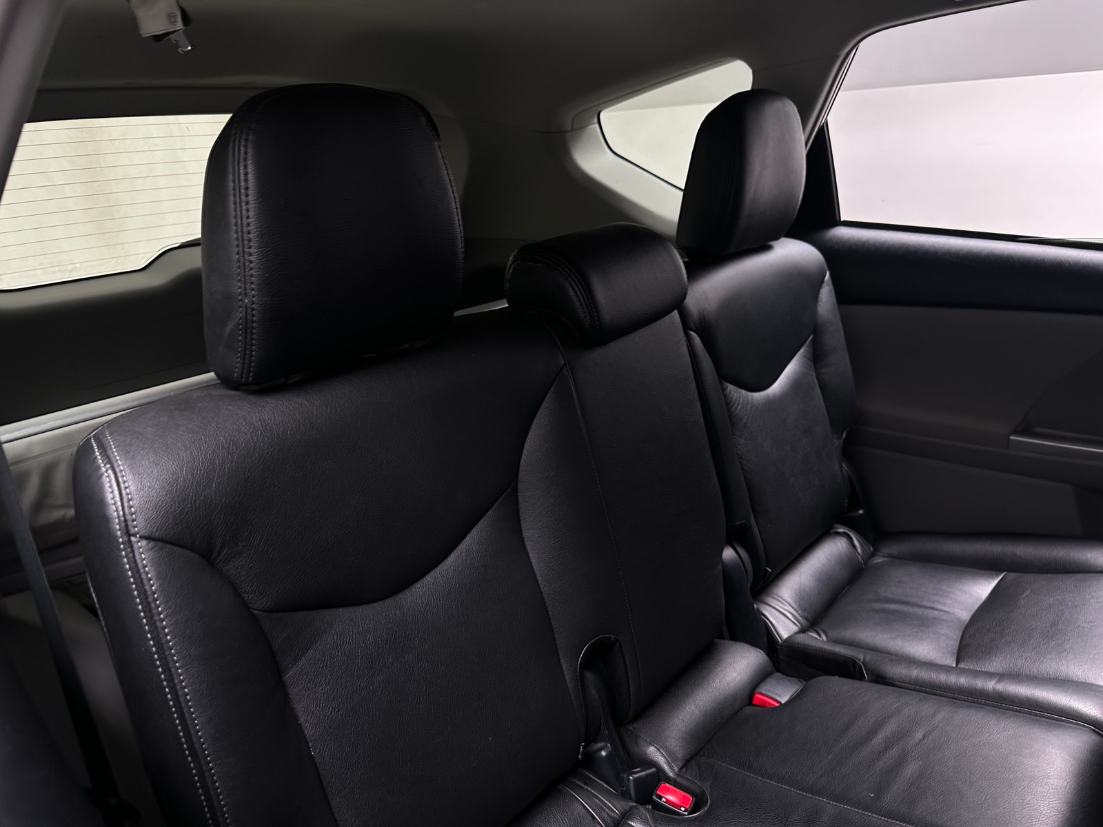 Thumbnail: 2015 Toyota Prius v - 6