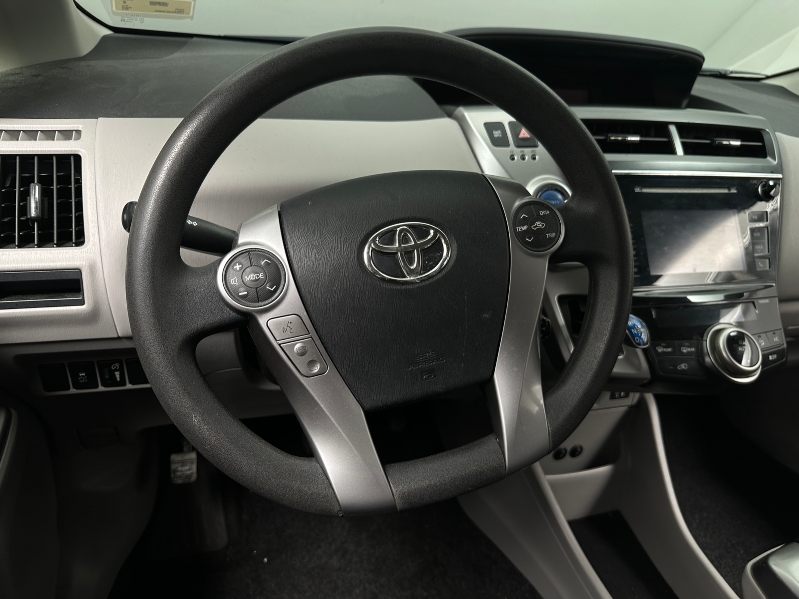 Thumbnail: 2015 Toyota Prius v - 5