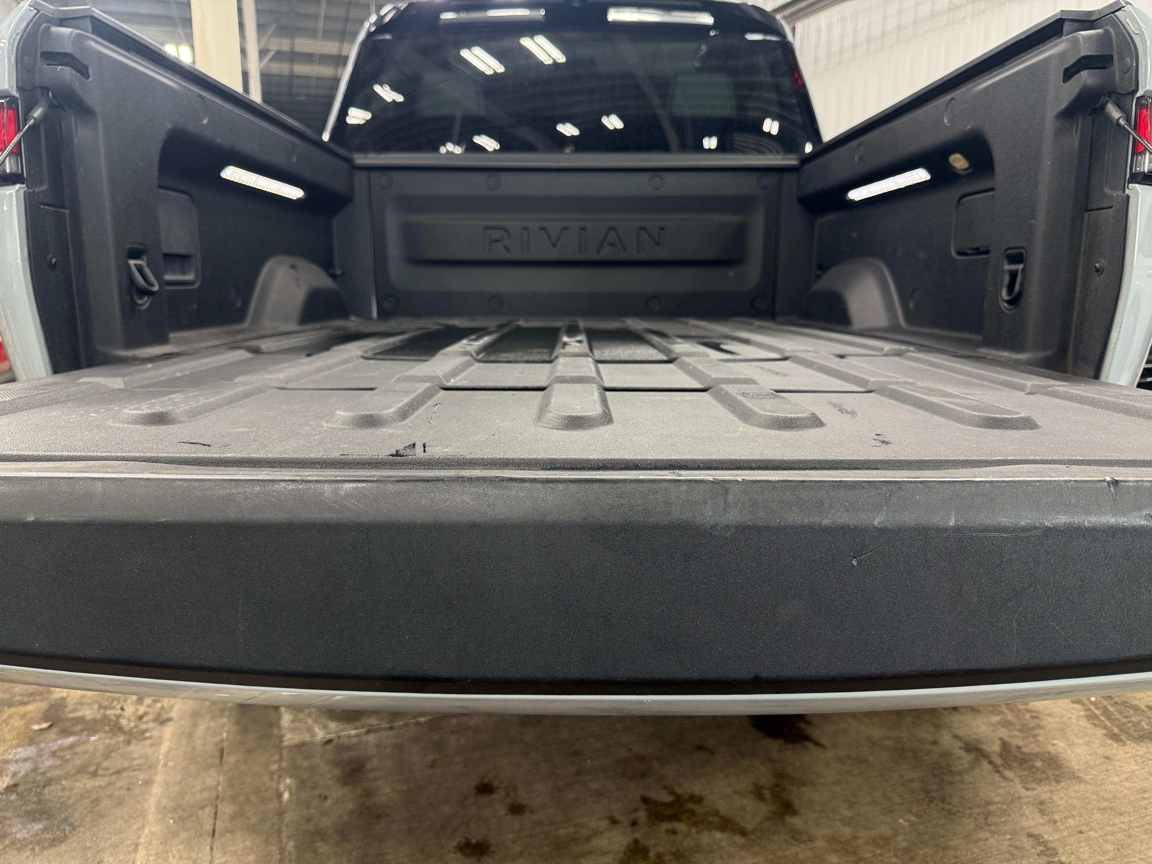 Used 2022 Rivian R1T Adventure with VIN 7FCTGAAA7NN011250 for sale in Pewaukee, WI