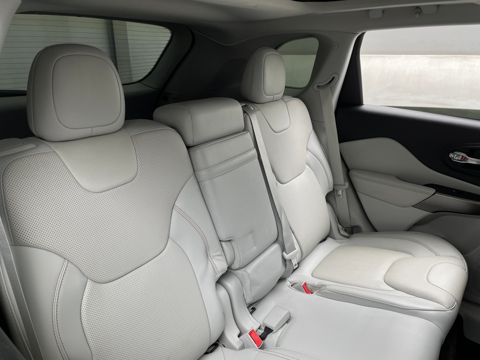 Thumbnail: 2019 Jeep Cherokee - 5