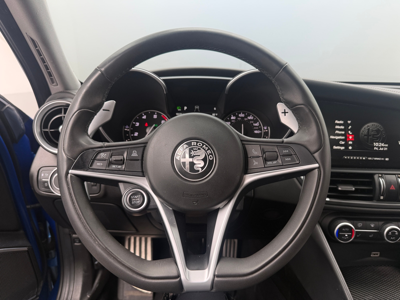 Thumbnail: 2019 Alfa Romeo Giulia - 4