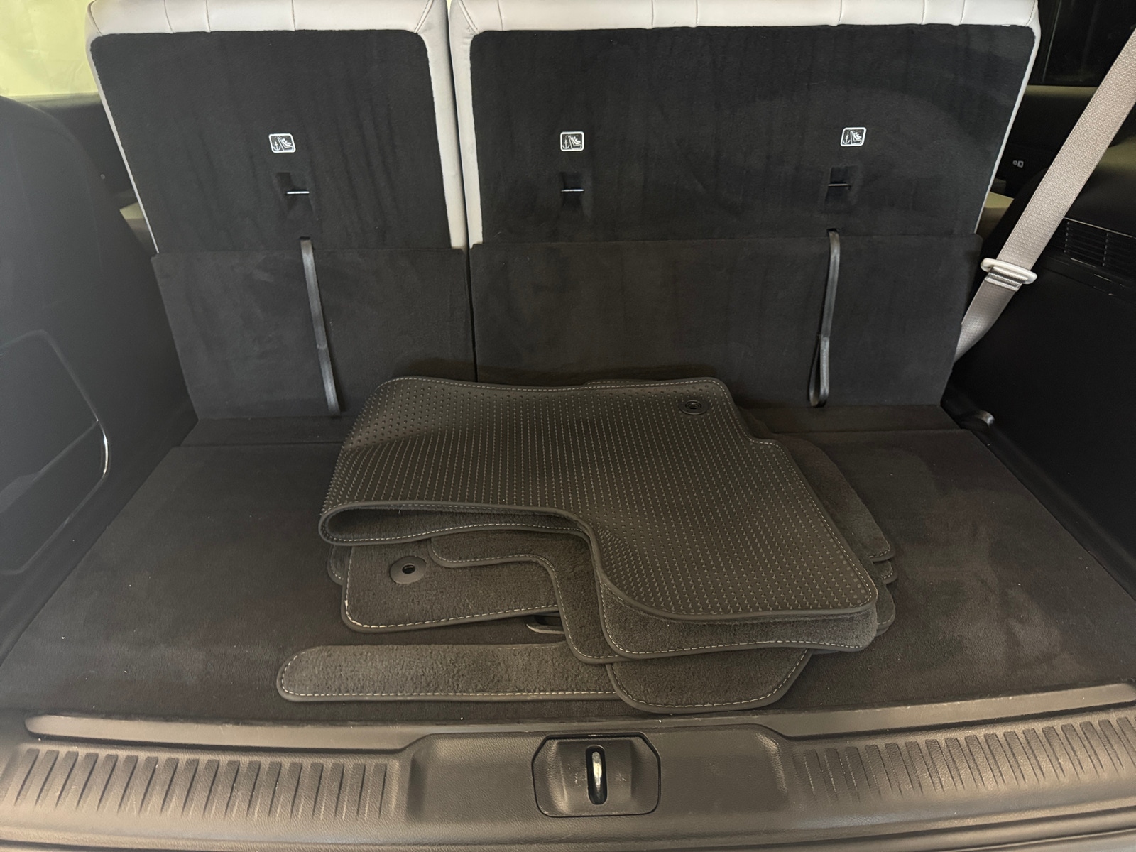Thumbnail: 2025 Jeep Wagoneer - 6
