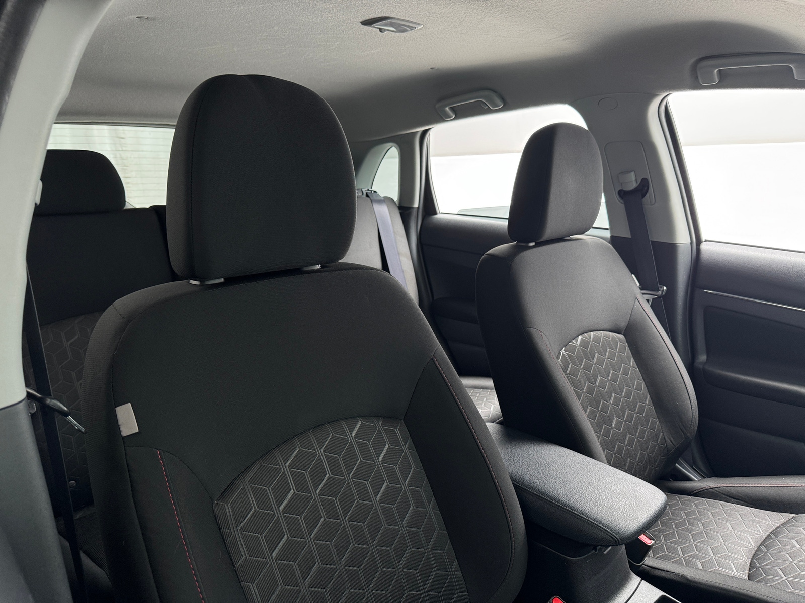 Thumbnail: 2021 Mitsubishi Outlander Sport - 2