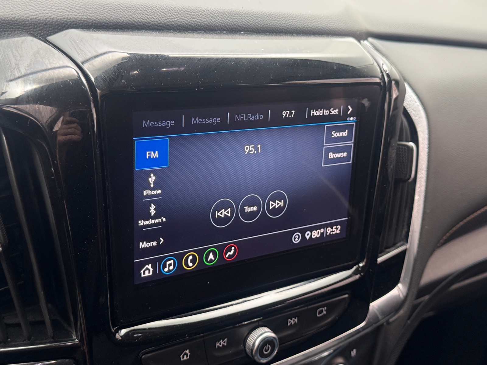 Thumbnail: 2021 Chevrolet Traverse - 3
