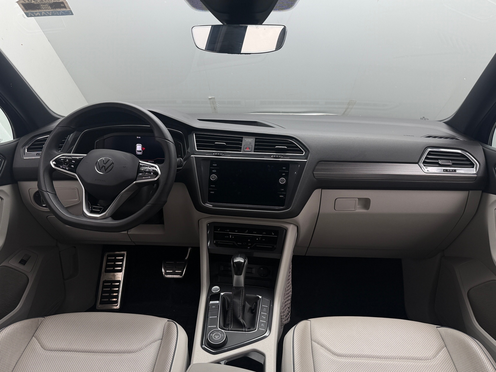 Thumbnail: 2022 Volkswagen Tiguan - 2