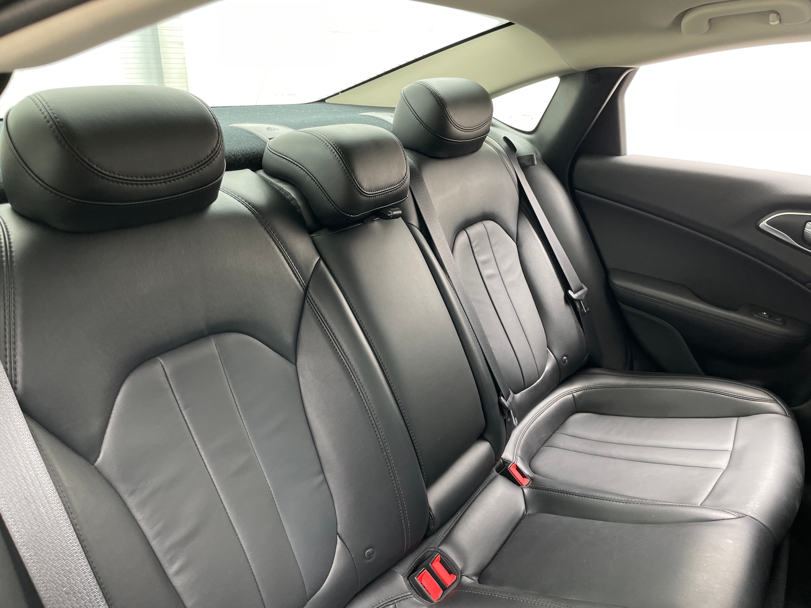 Thumbnail: 2015 Chrysler 200 - 5