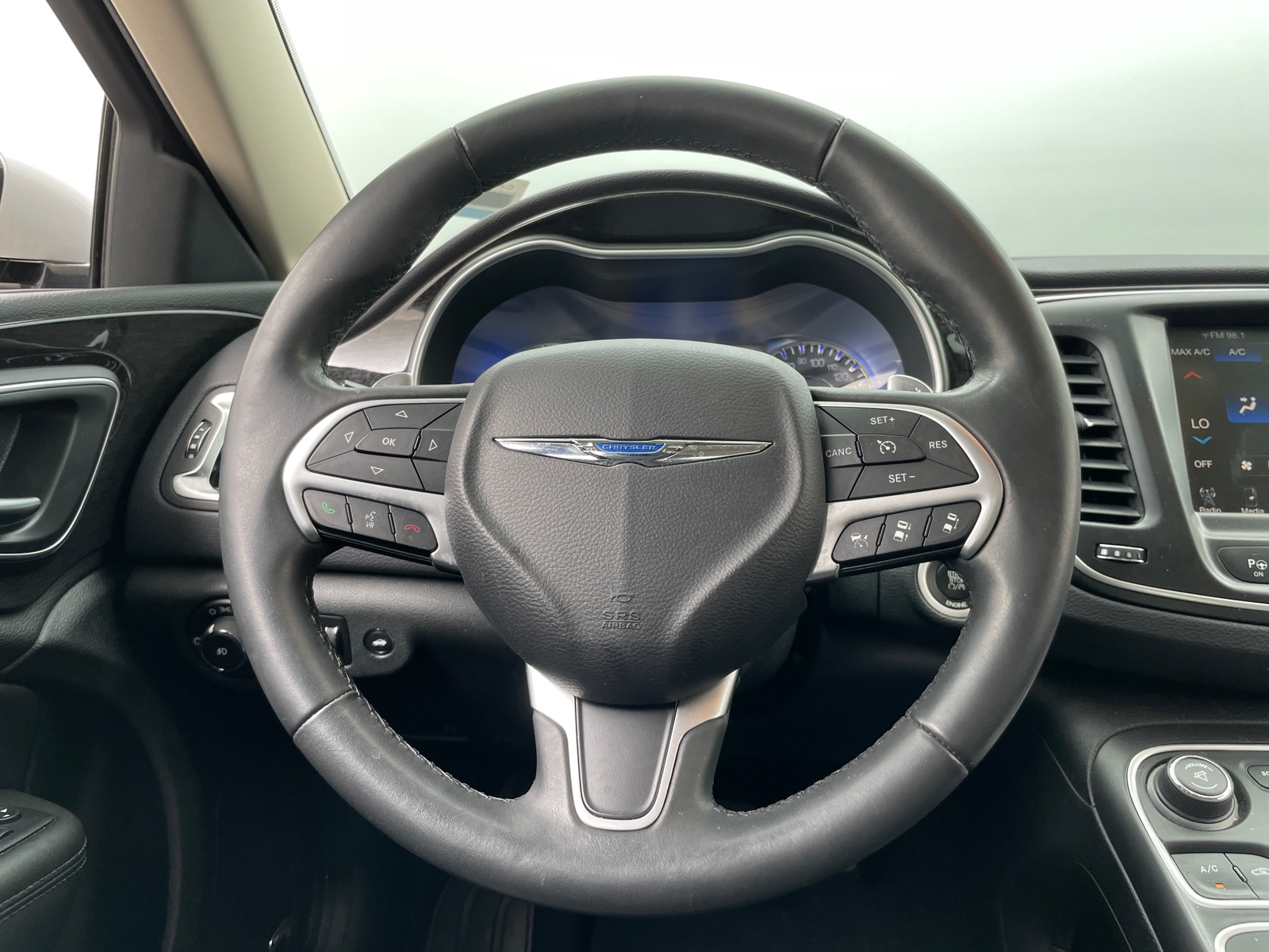 Thumbnail: 2015 Chrysler 200 - 4