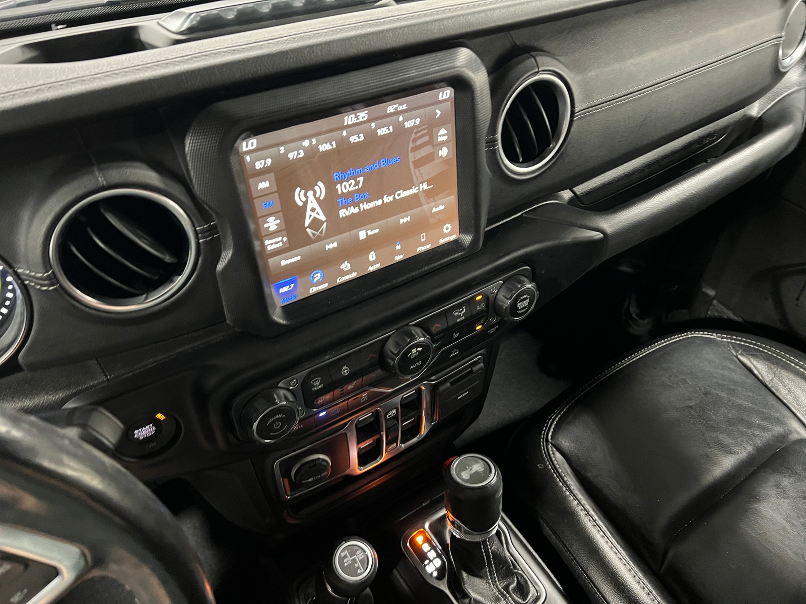 Thumbnail: 2022 Jeep Wrangler - 3