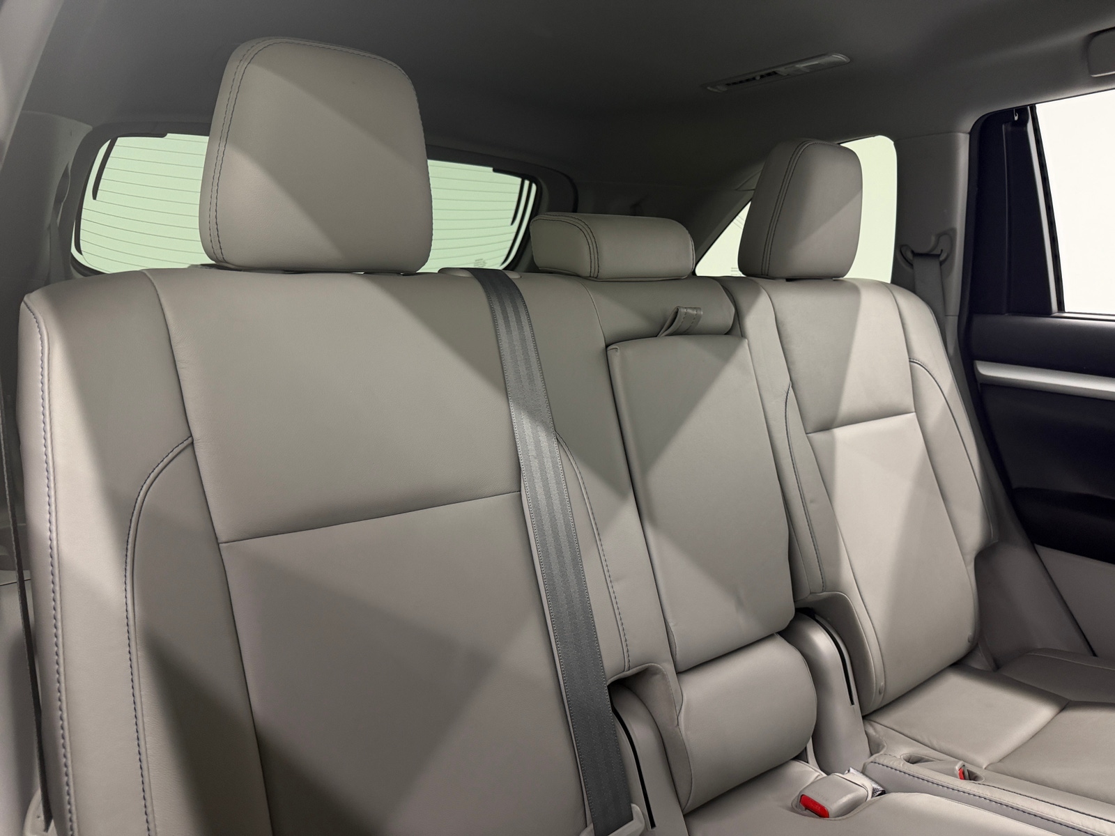 Thumbnail: 2016 Toyota Highlander - 5