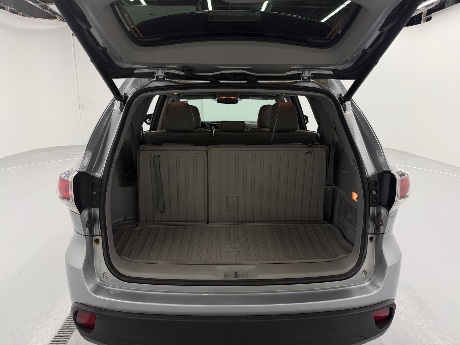 Thumbnail: 2016 Toyota Highlander - 6