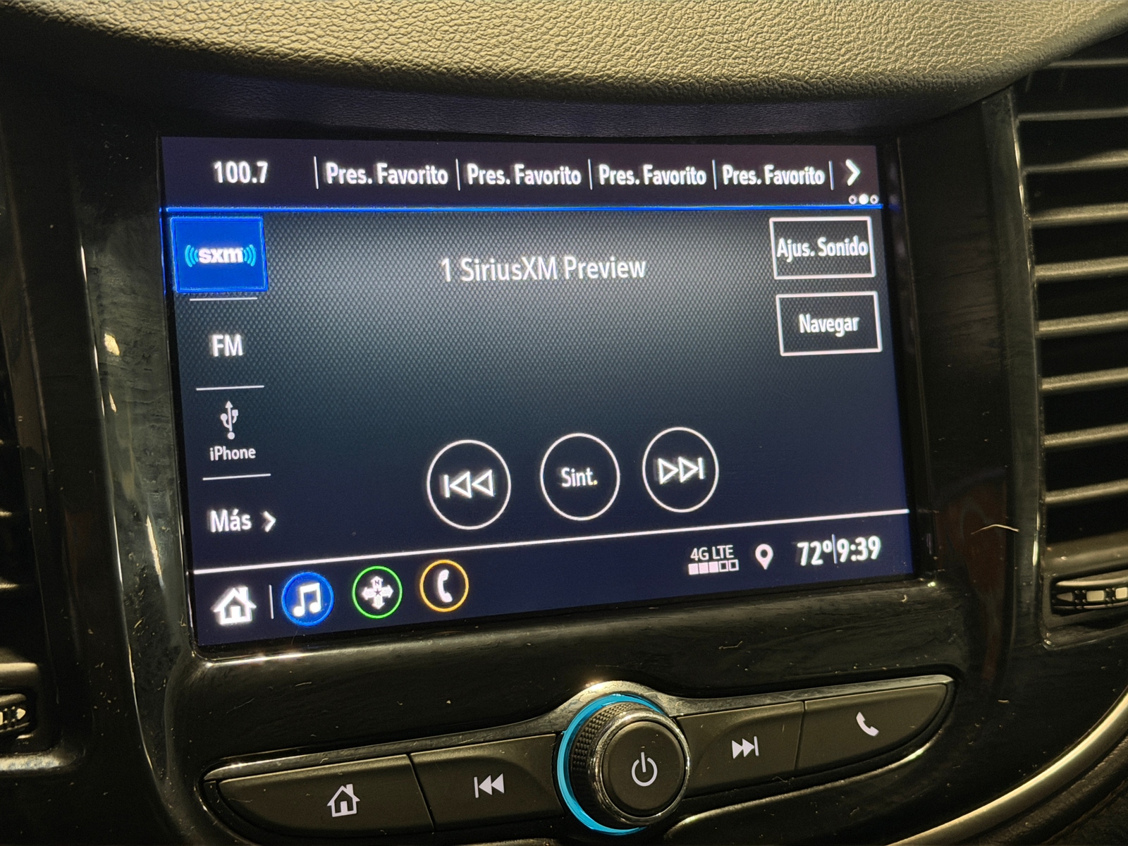 Thumbnail: 2020 Chevrolet Trax - 3