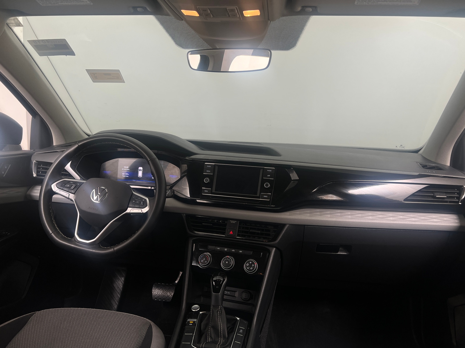 Thumbnail: 2024 Volkswagen Taos - 3