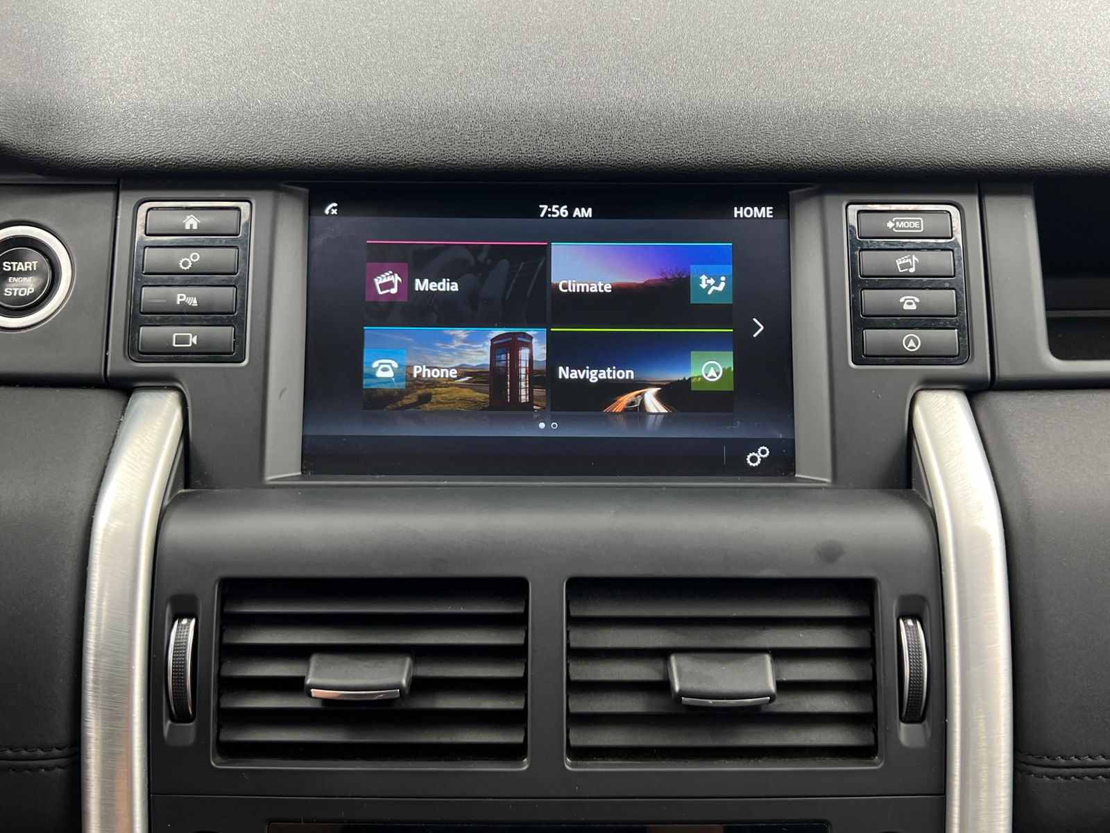 Thumbnail: 2018 Land Rover Discovery Sport - 3