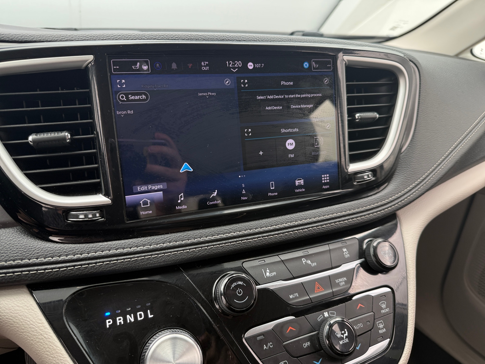 Thumbnail: 2024 Chrysler Pacifica - 3
