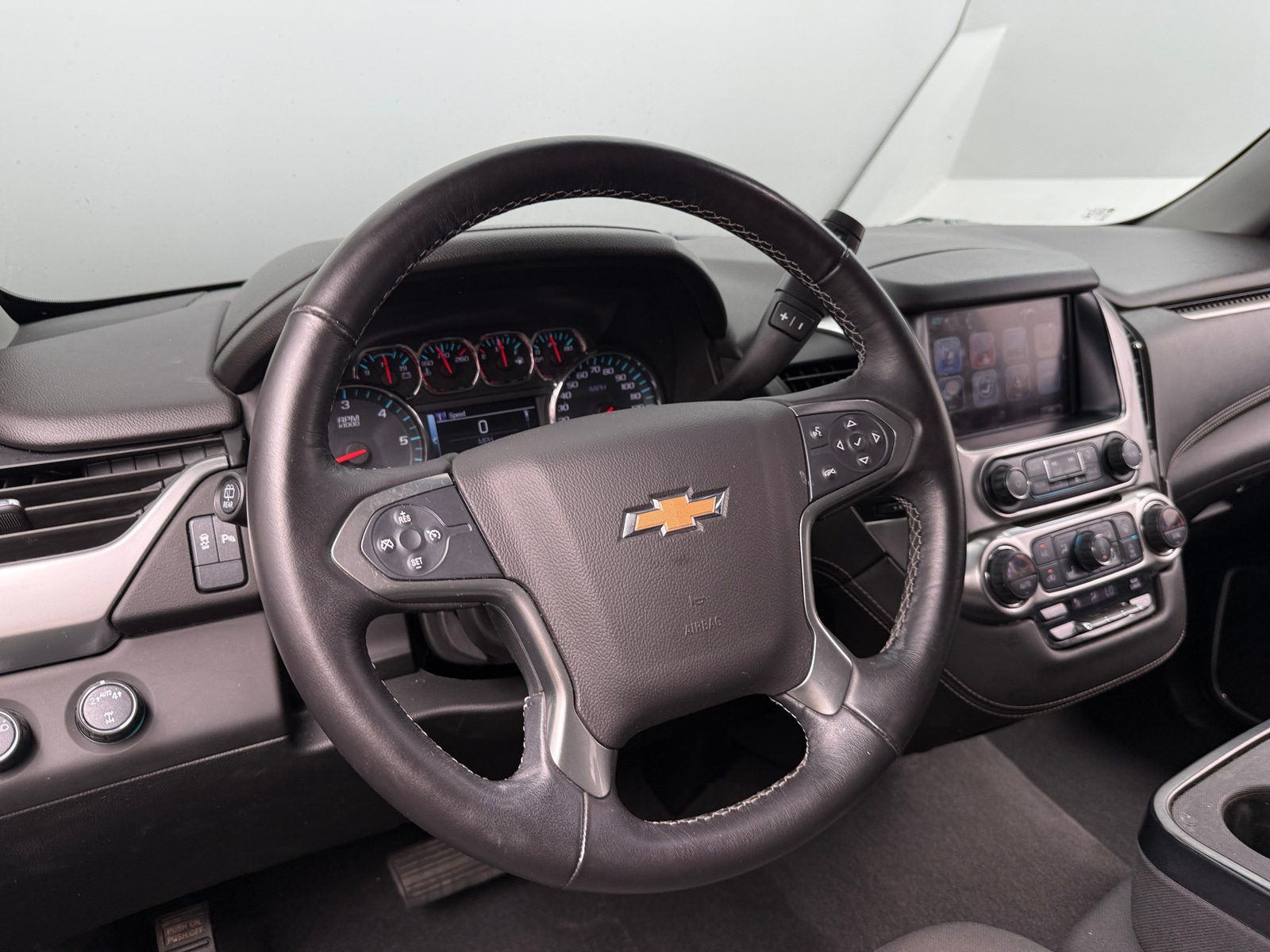 Thumbnail: 2019 Chevrolet Suburban - 5