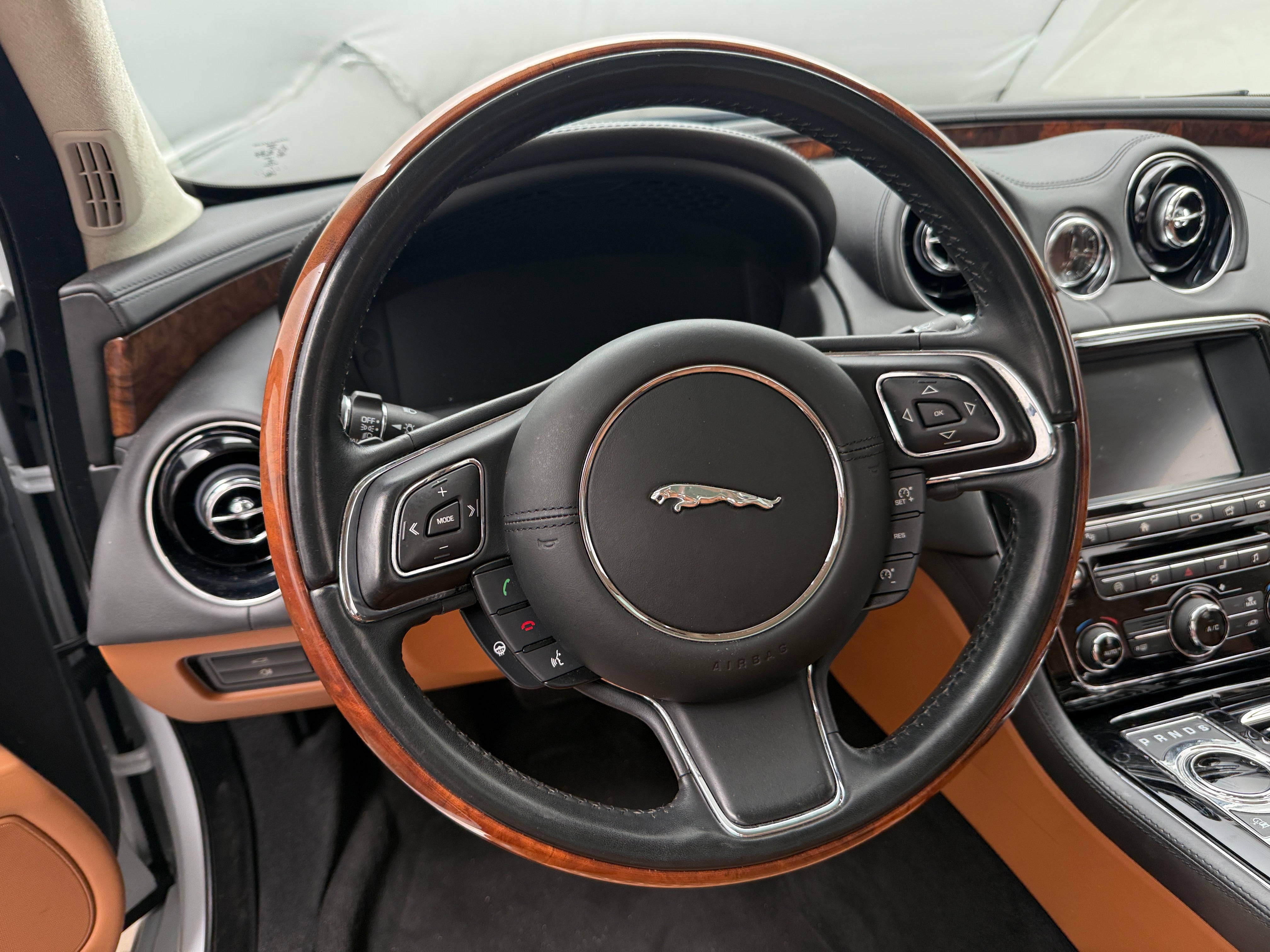 2016 Jaguar XJ Portfolio - Photo 7