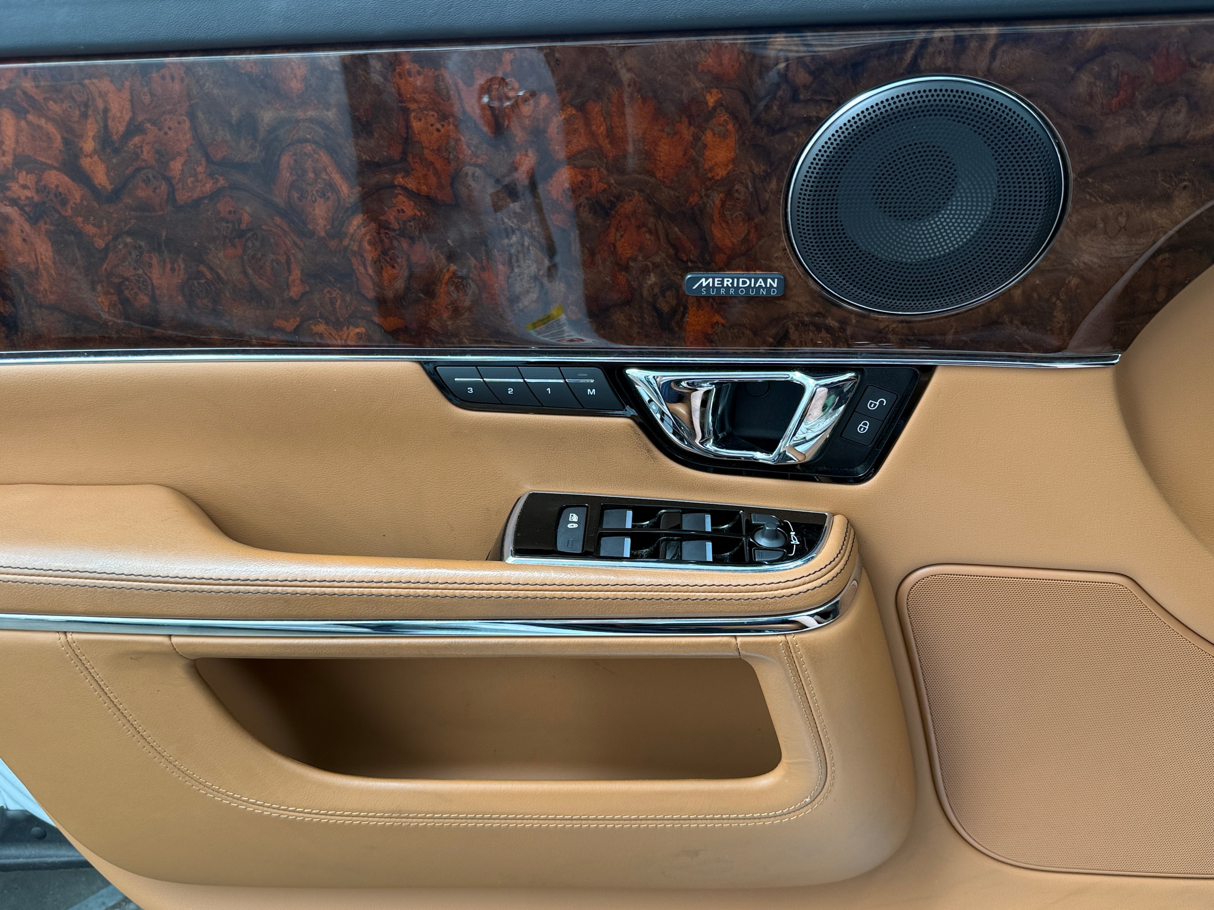 2016 Jaguar XJ Portfolio - Photo 3