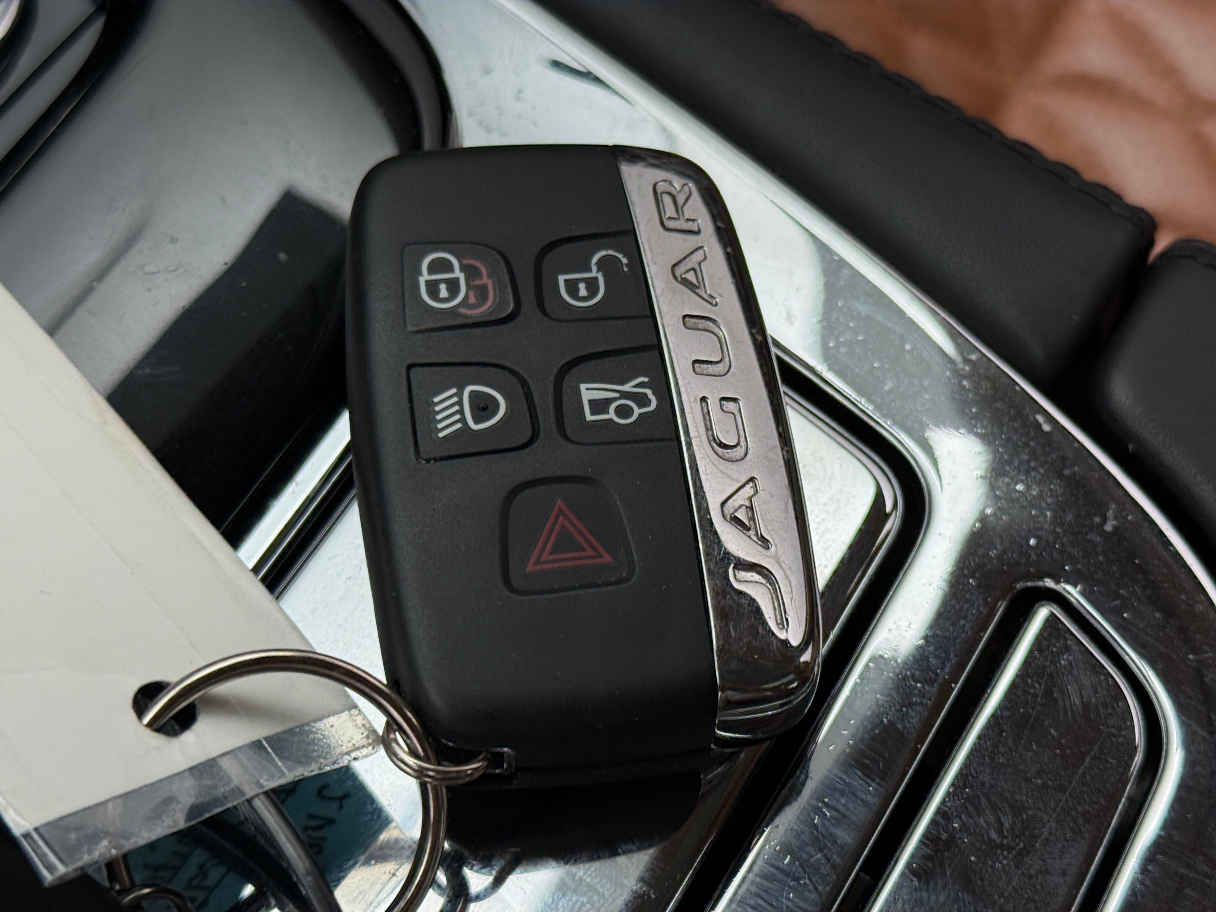 2016 Jaguar XJ Portfolio - Photo 12