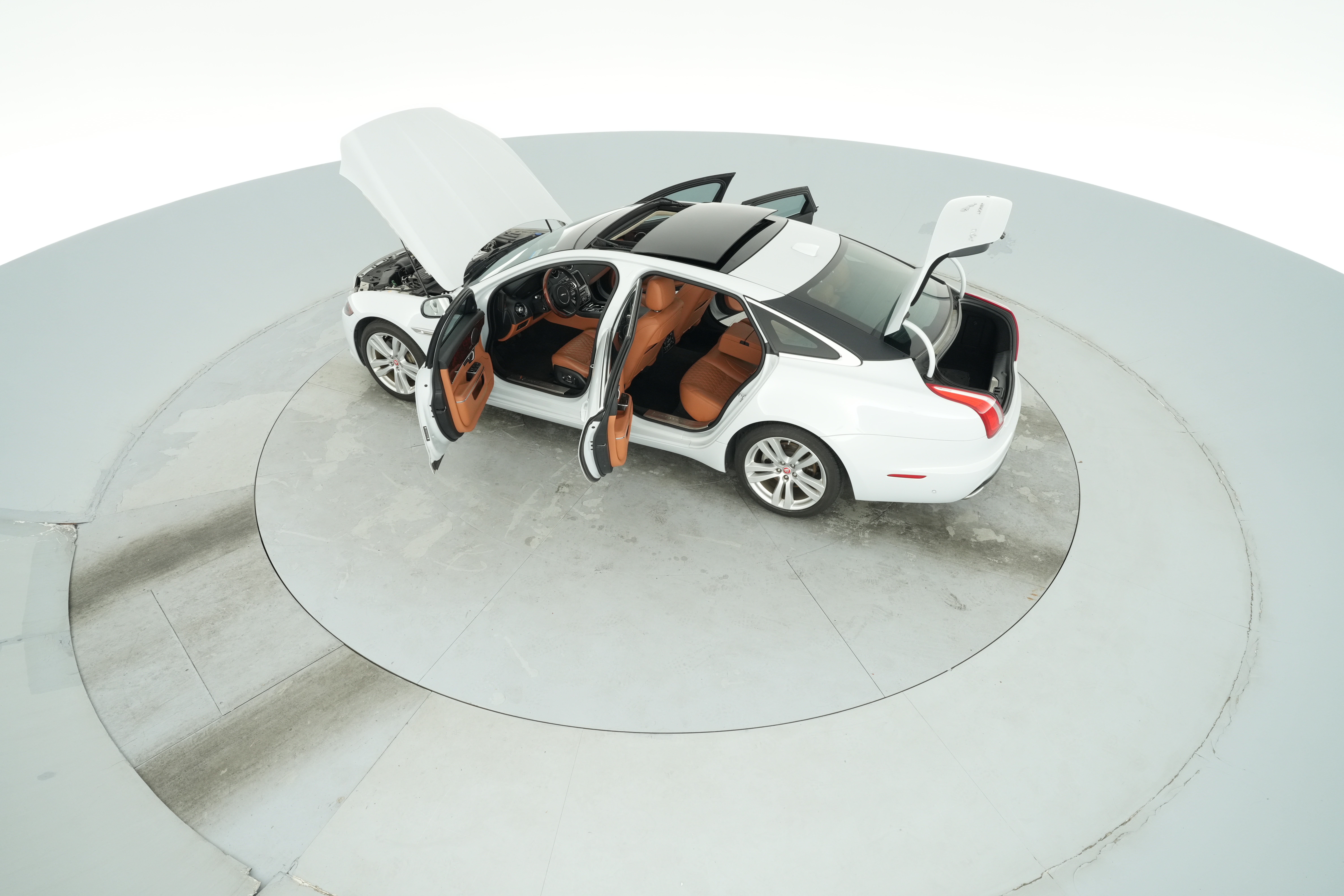 2016 Jaguar XJ Portfolio - Photo 47