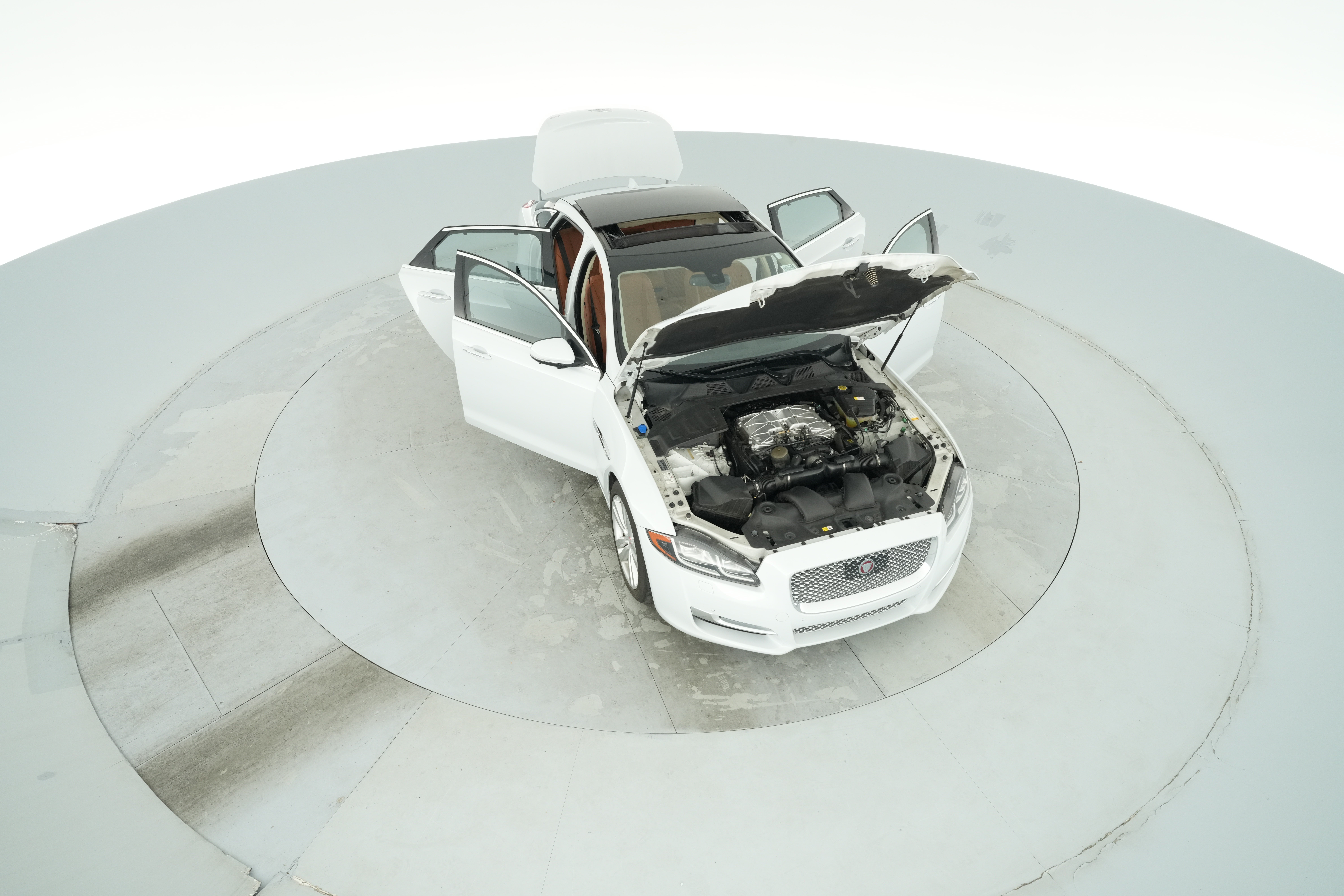 2016 Jaguar XJ Portfolio - Photo 57
