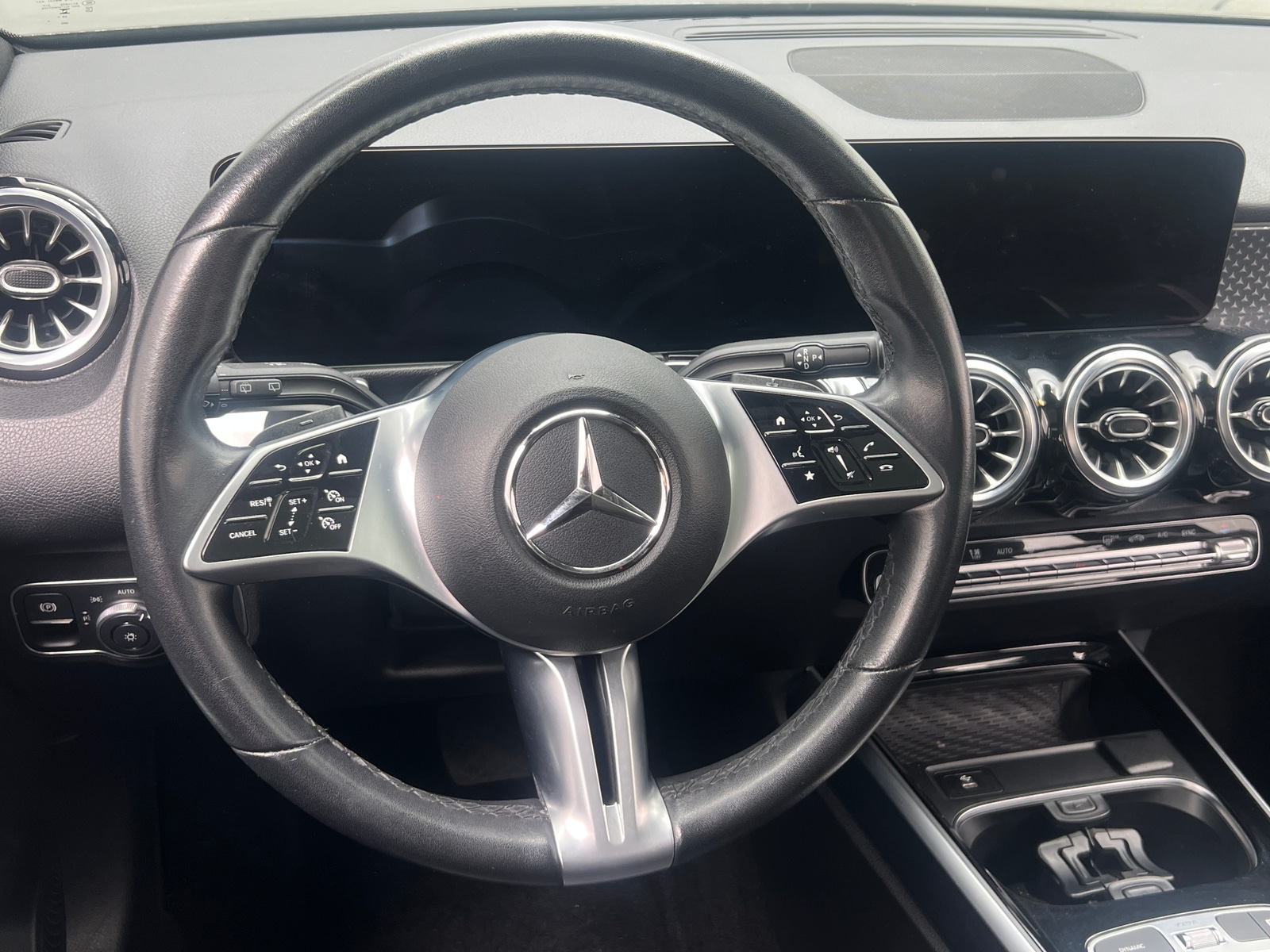 Thumbnail: 2025 Mercedes-Benz GLB - 4