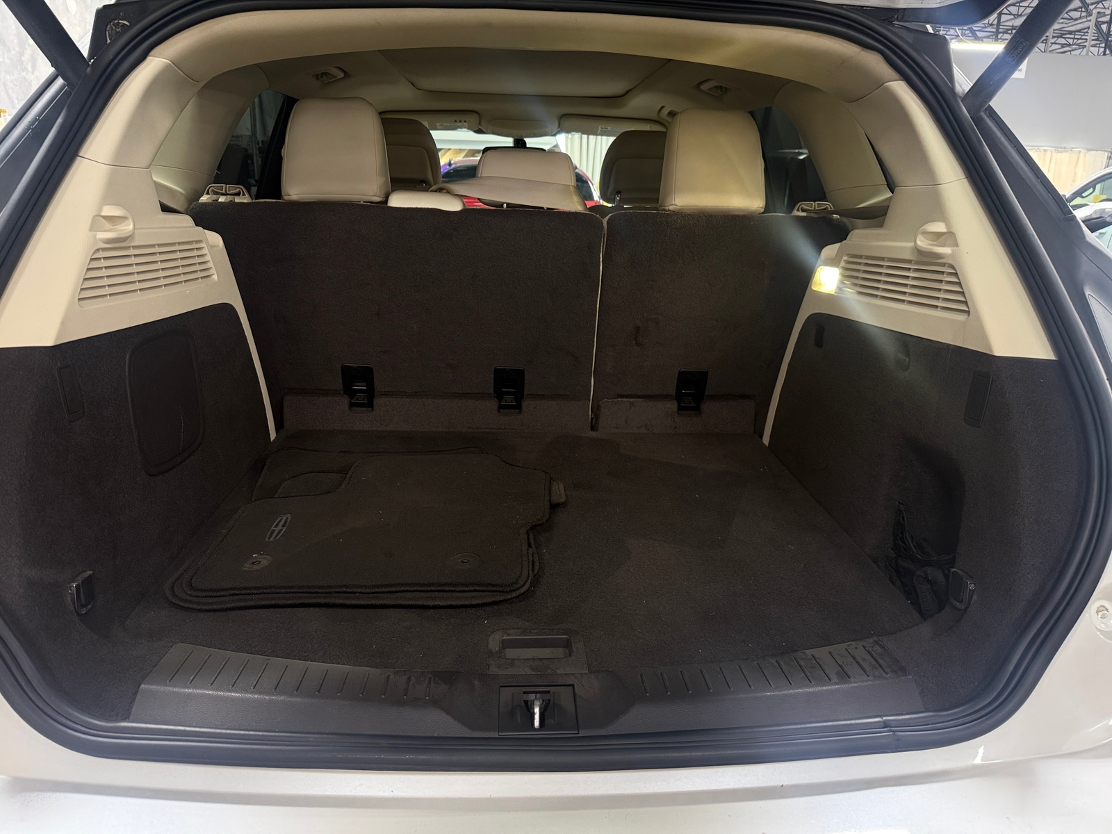 Thumbnail: 2015 Lincoln MKC - 6