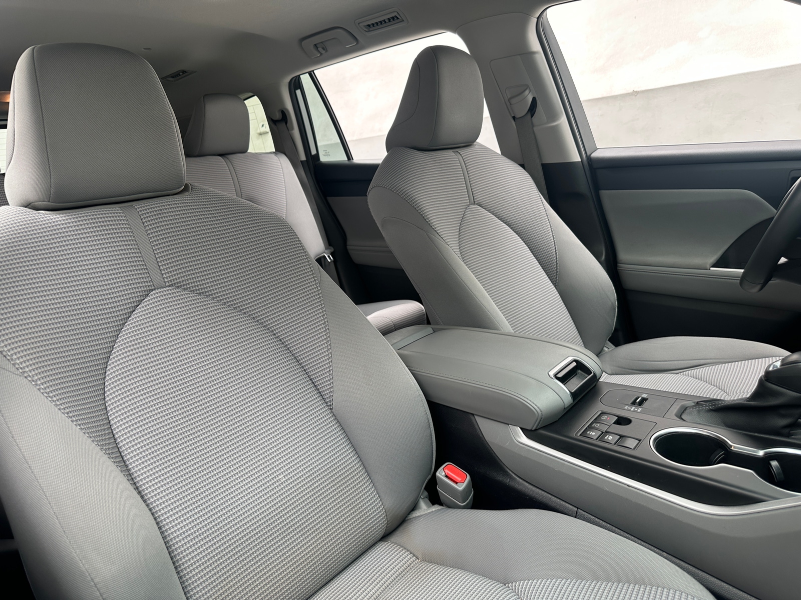 Thumbnail: 2023 Toyota Highlander - 2