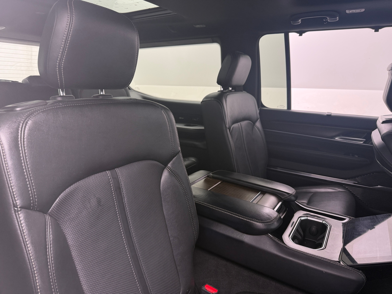 Thumbnail: 2023 Jeep Grand Wagoneer - 5