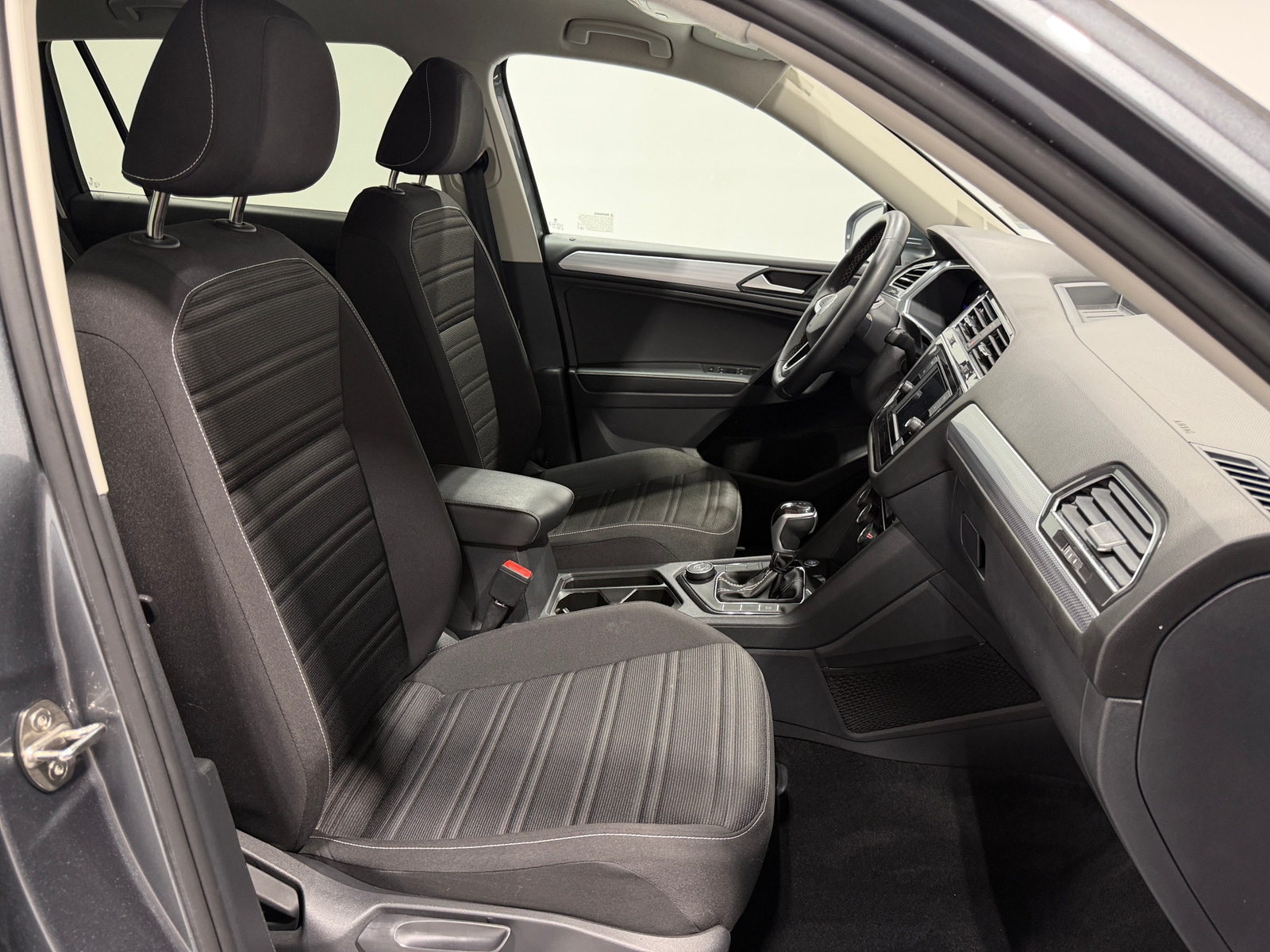 Thumbnail: 2023 Volkswagen Tiguan - 2
