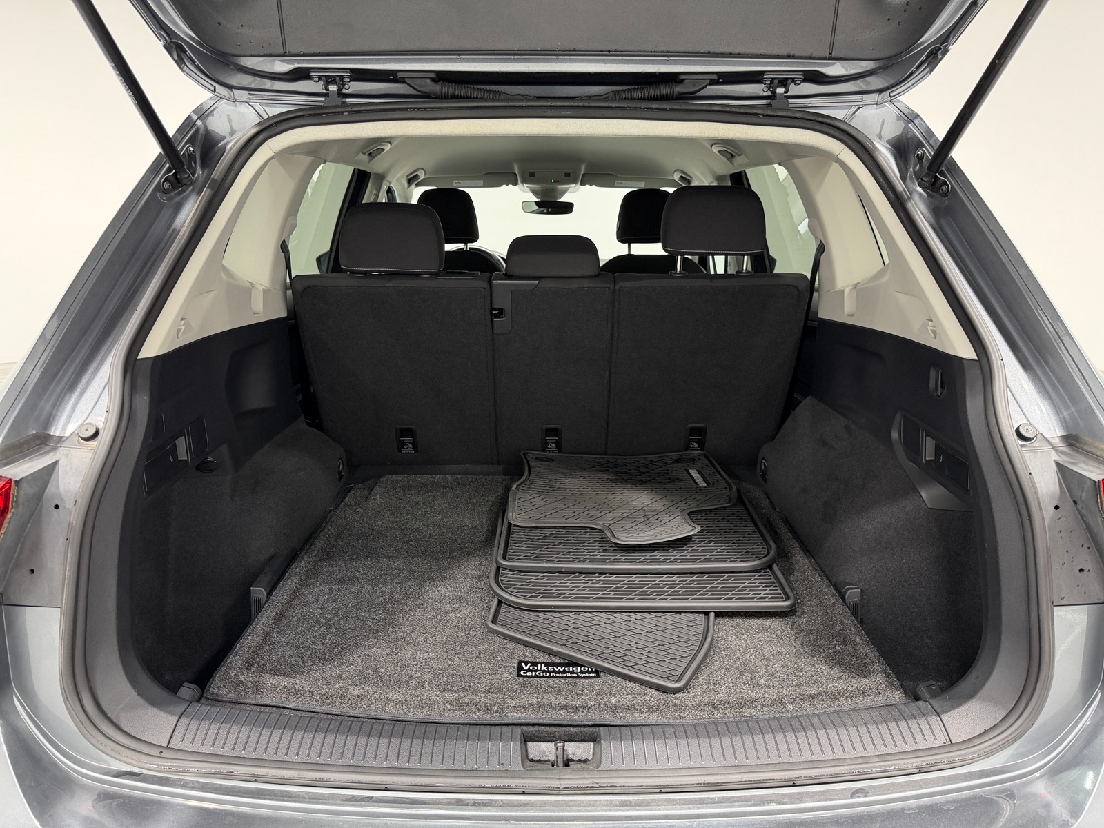 Thumbnail: 2023 Volkswagen Tiguan - 7
