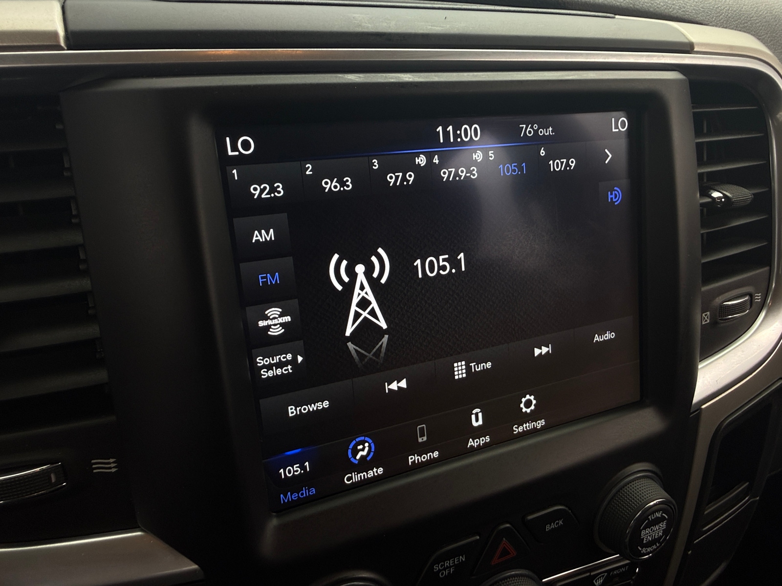 Thumbnail: 2020 RAM 1500 Classic - 4