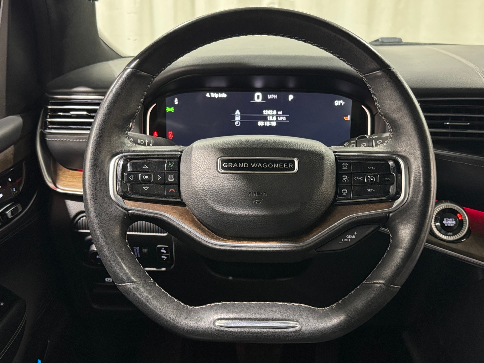Thumbnail: 2024 Jeep Grand Wagoneer L - 4