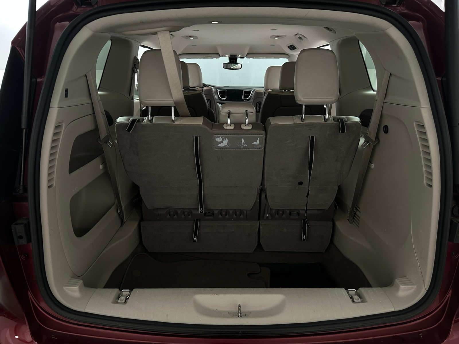 Thumbnail: 2017 Chrysler Pacifica - 6