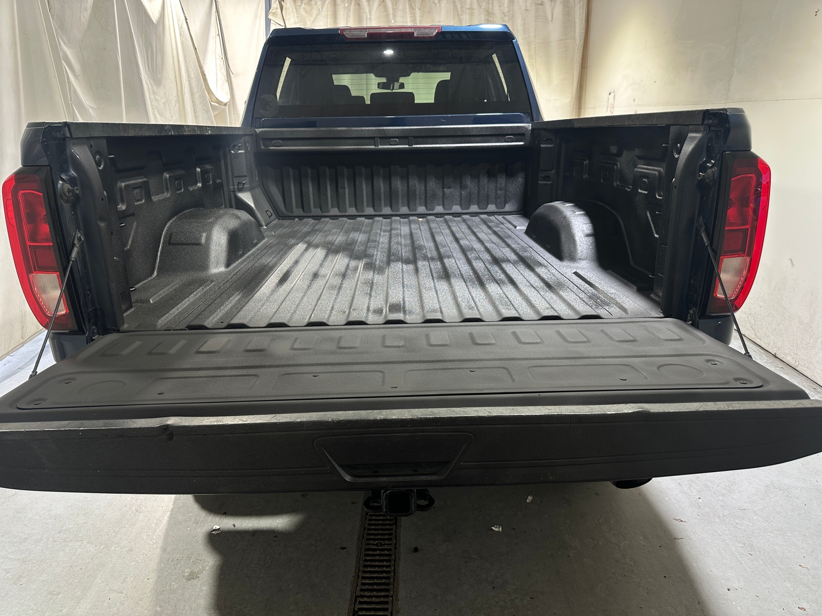 Thumbnail: 2023 GMC Sierra 2500 - 7