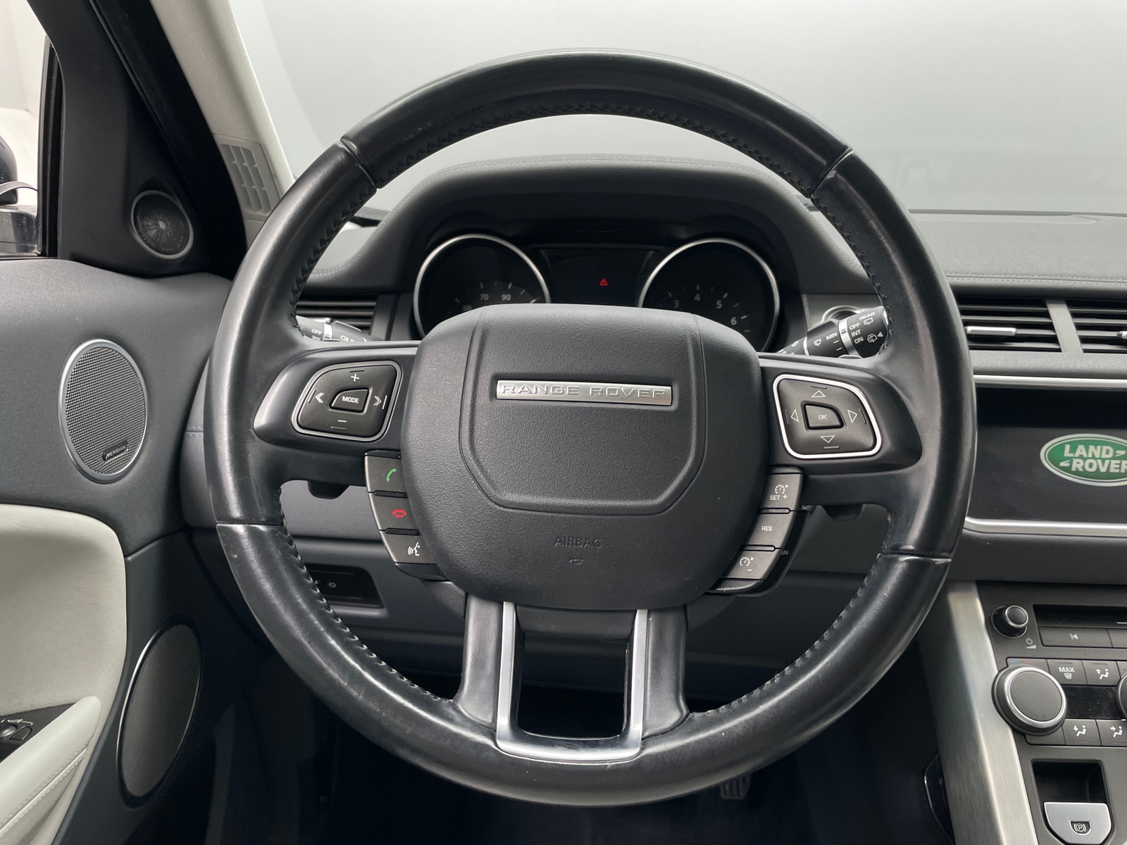 Thumbnail: 2017 Land Rover Range Rover Evoque - 4