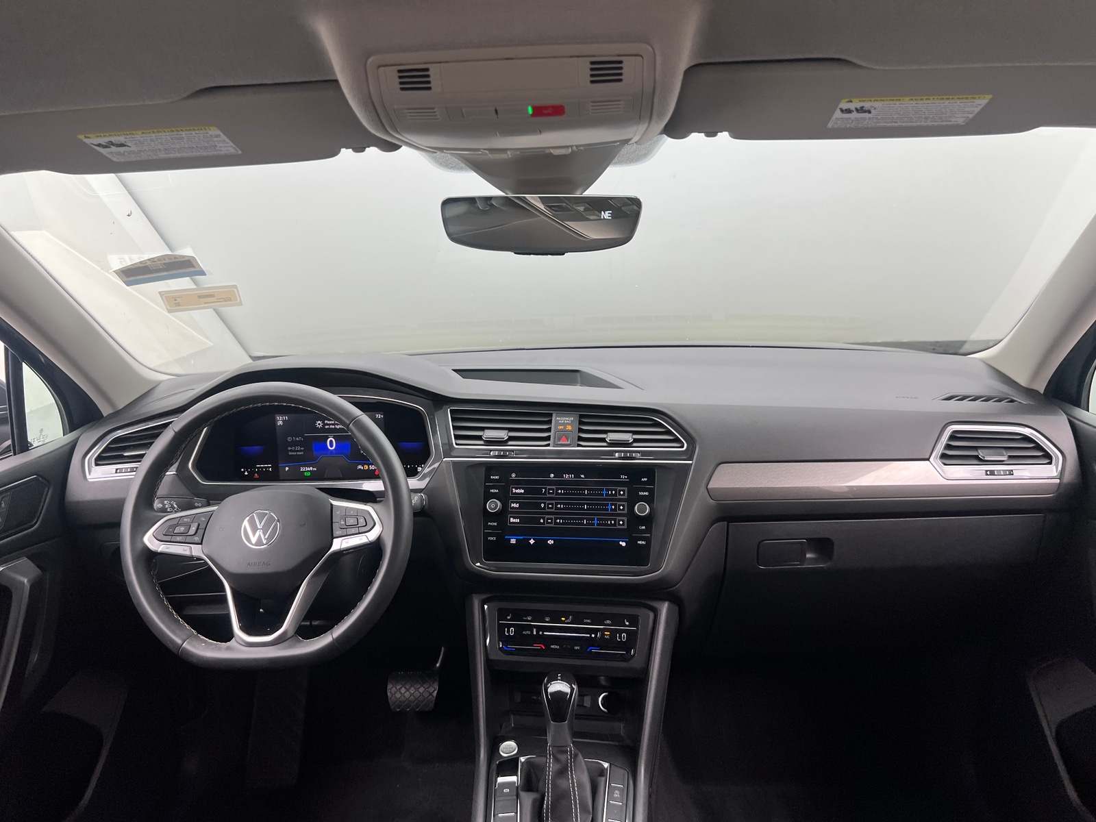 Thumbnail: 2023 Volkswagen Tiguan - 2