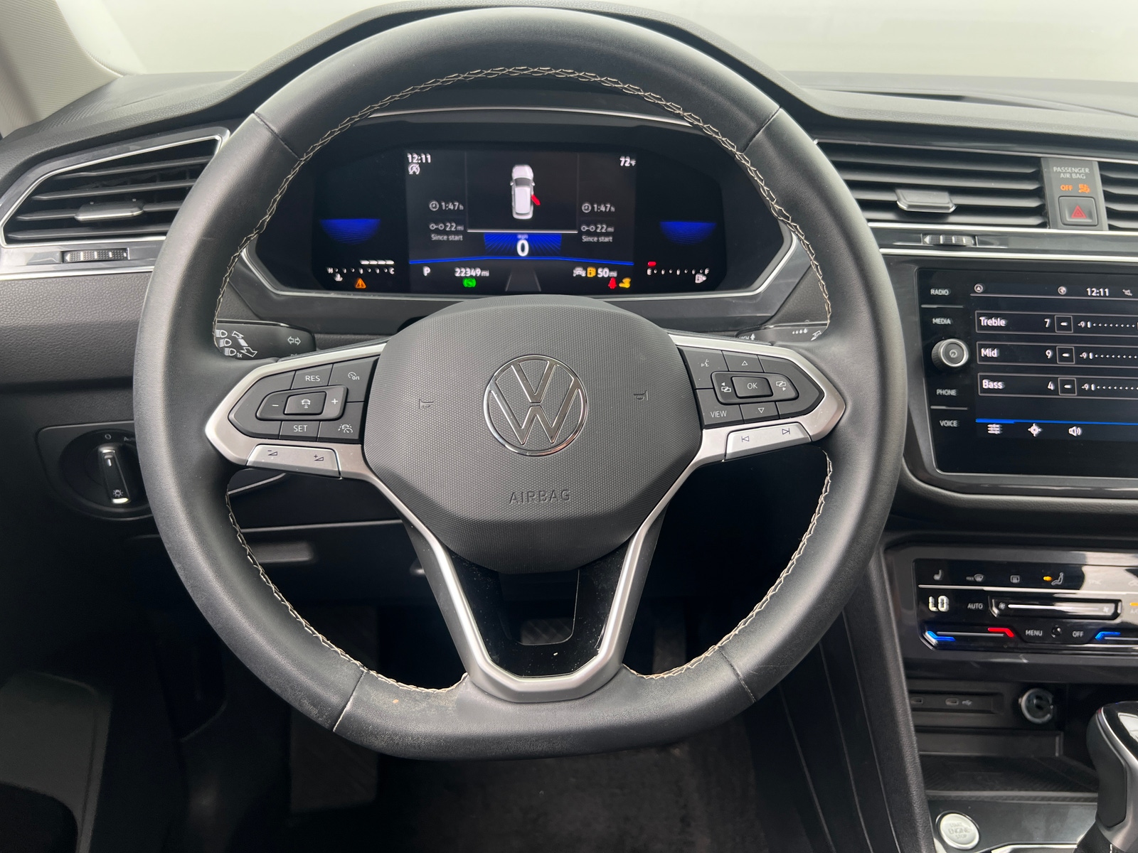 Thumbnail: 2023 Volkswagen Tiguan - 4