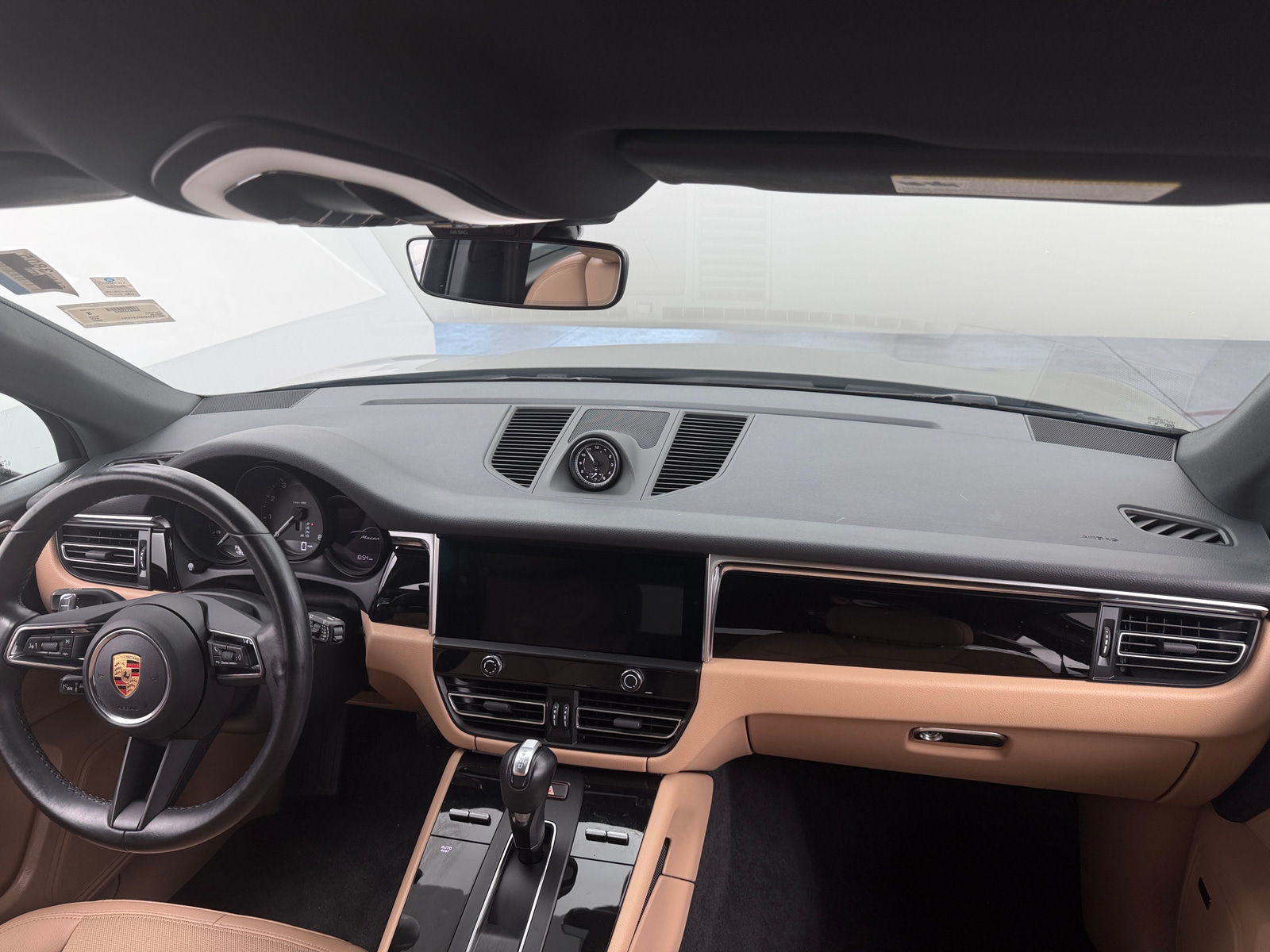 Thumbnail: 2024 Porsche Macan - 2