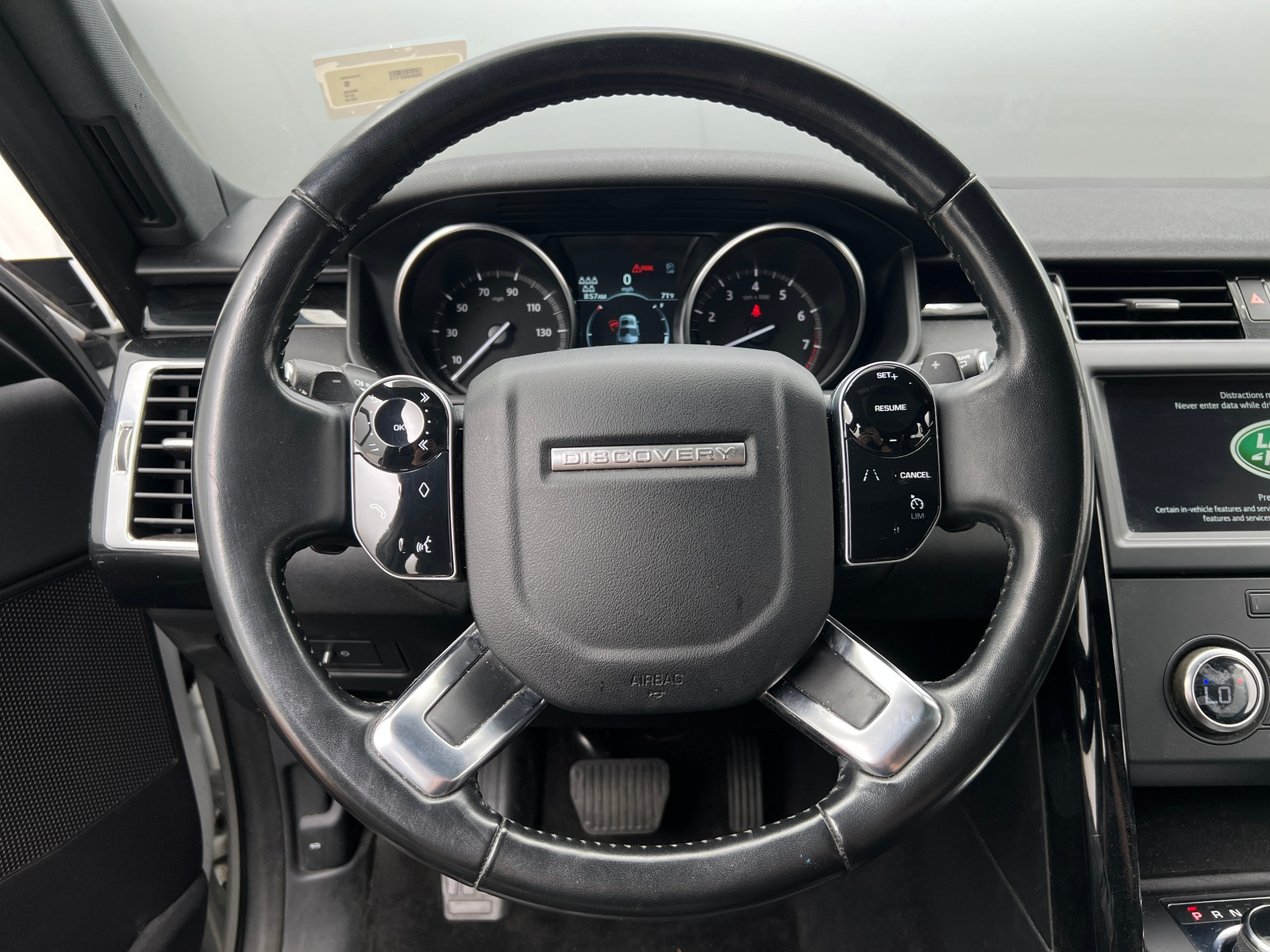 Thumbnail: 2019 Land Rover Discovery - 4