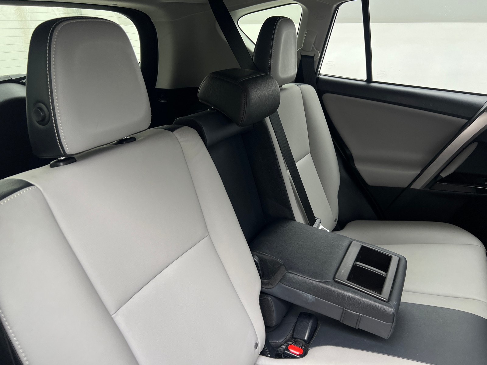 Thumbnail: 2017 Toyota RAV4 - 5