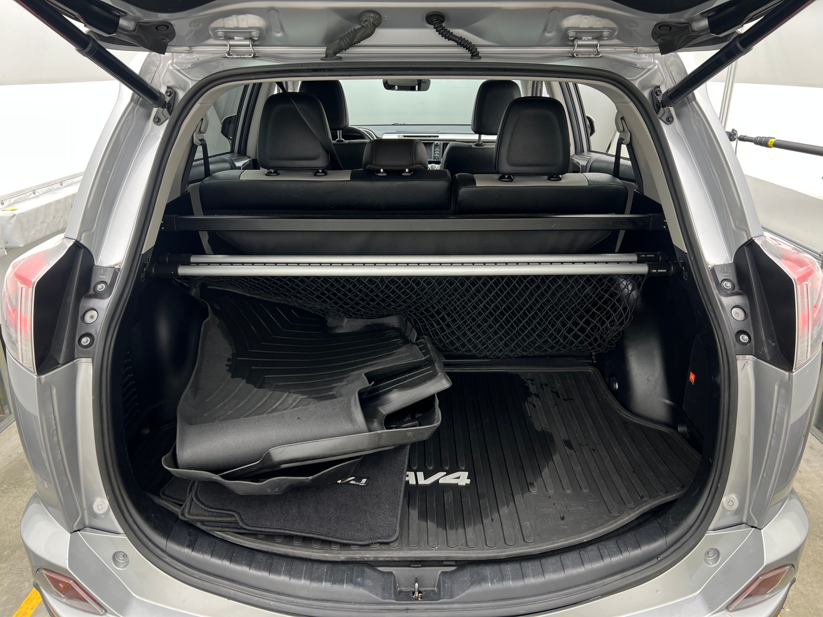 Thumbnail: 2017 Toyota RAV4 - 6